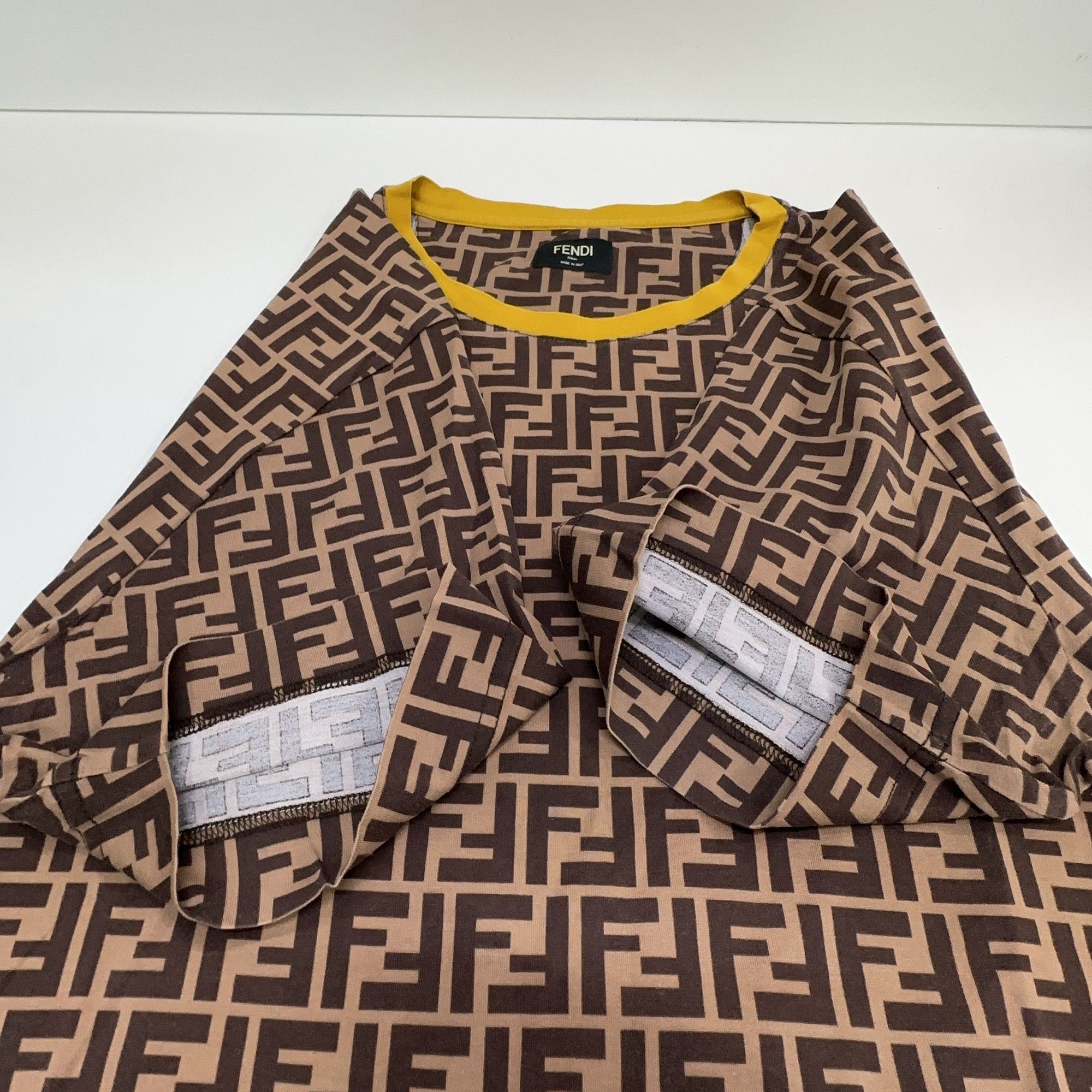 Fendi Fendi Zucca Print Logo T-Shirt Size L Size US L / EU 52-54 / 3 - 8 Thumbnail