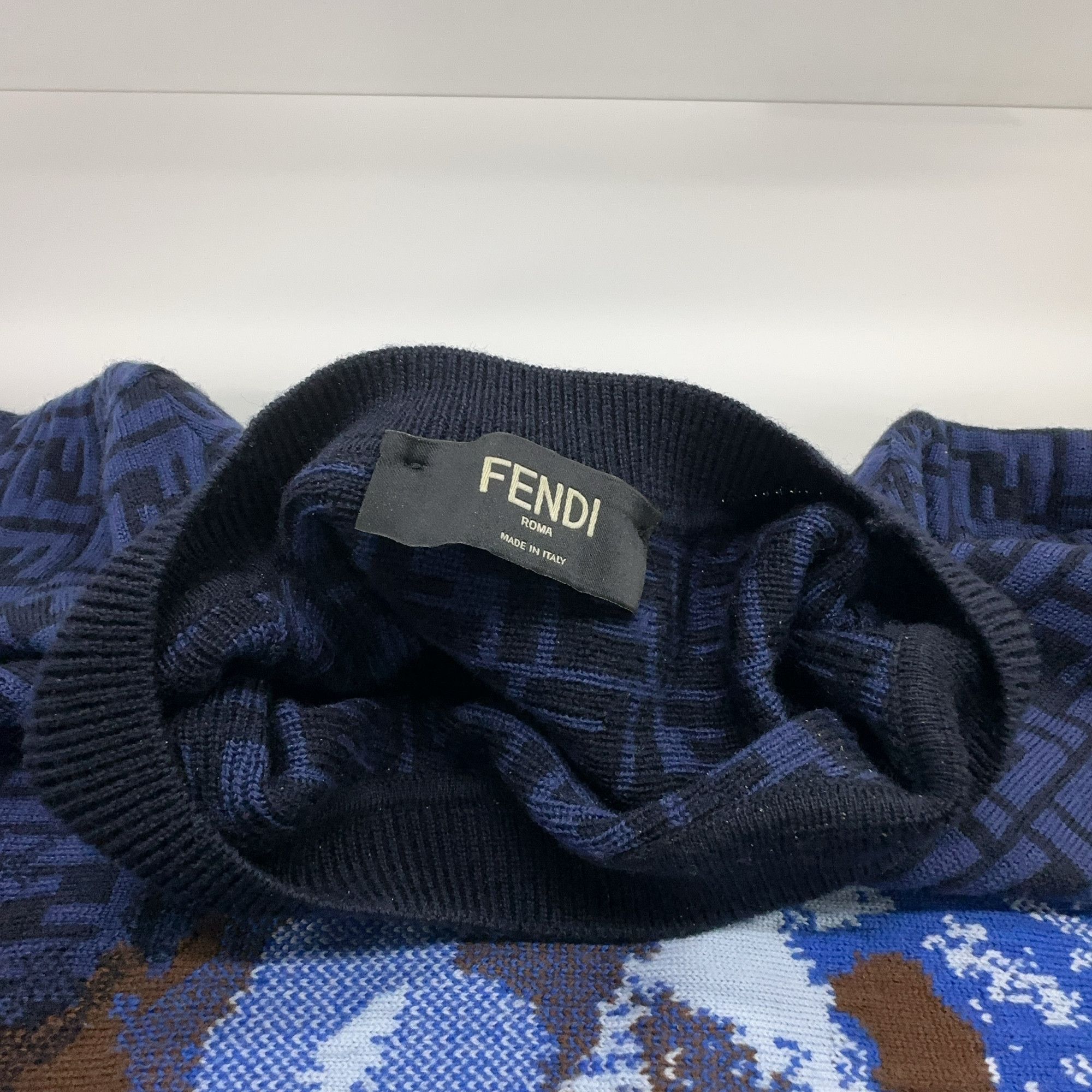 Fendi Fendi Ombre Logo Wool Sweater Size 50 Size US M / EU 48-50 / 2 - 5 Thumbnail
