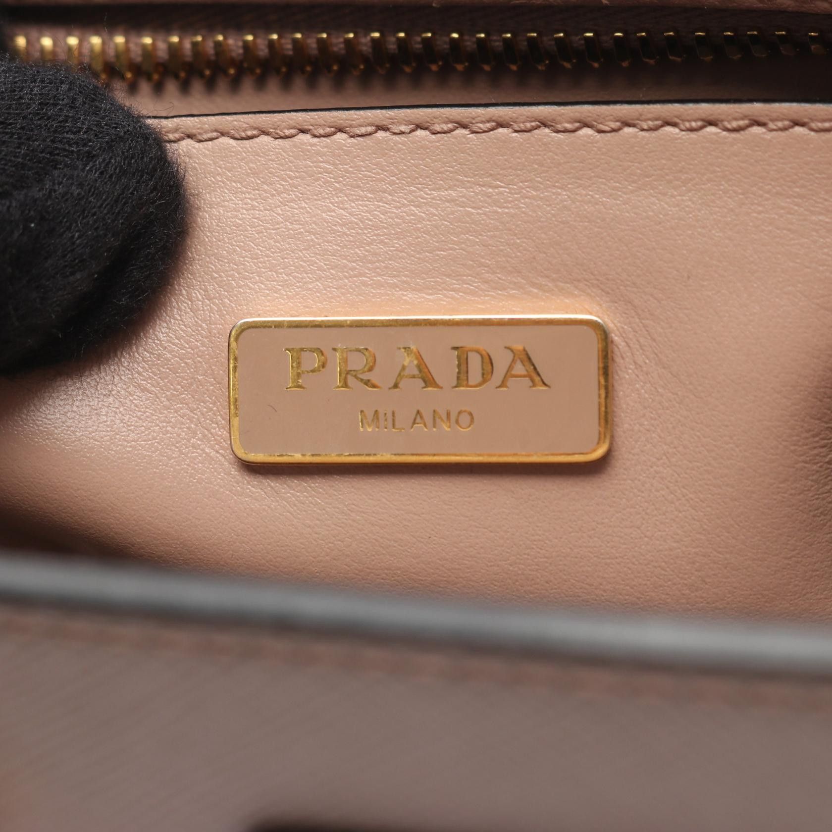 Prada Prada Prada SAFFIANO + SOFT C handbag Leather Handbag DUTY FREE for USA Size ONE SIZE - 4 Thumbnail