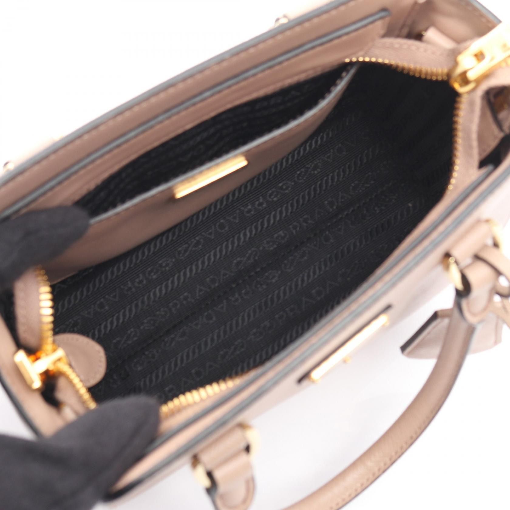 Prada Prada Prada SAFFIANO + SOFT C handbag Leather Handbag DUTY FREE for USA Size ONE SIZE - 3 Thumbnail
