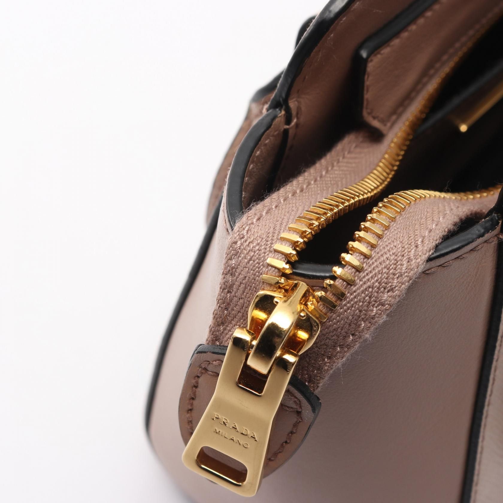 Prada Prada Prada SAFFIANO + SOFT C handbag Leather Handbag DUTY FREE for USA Size ONE SIZE - 7 Thumbnail