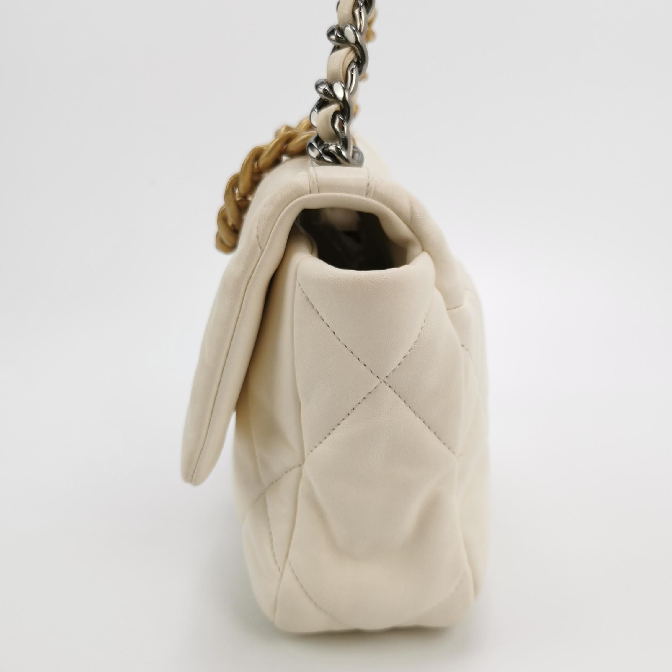 Chanel Chanel Women os Shoulder Bags Size ONE SIZE - 3 Thumbnail