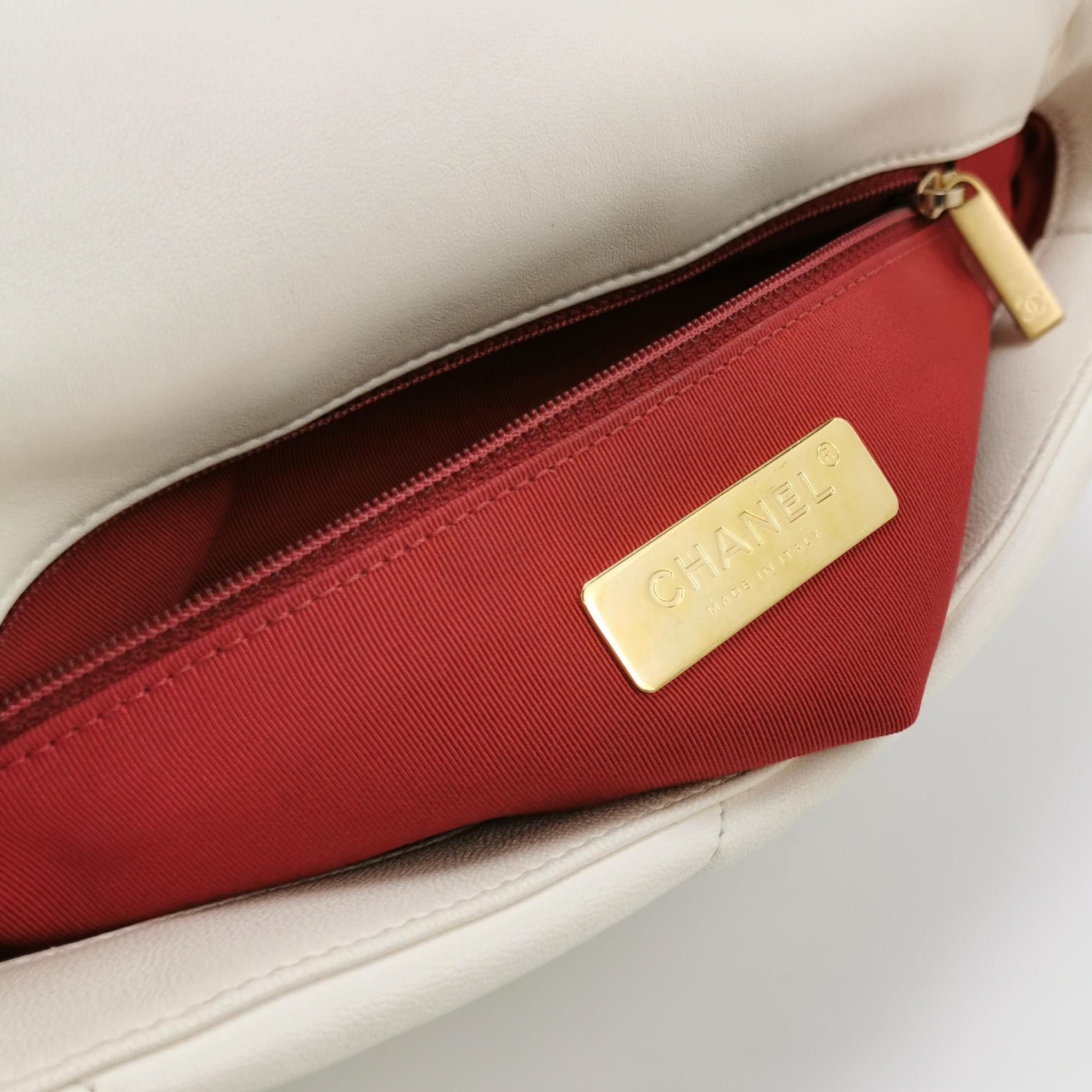 Chanel Chanel Women os Shoulder Bags Size ONE SIZE - 8 Thumbnail