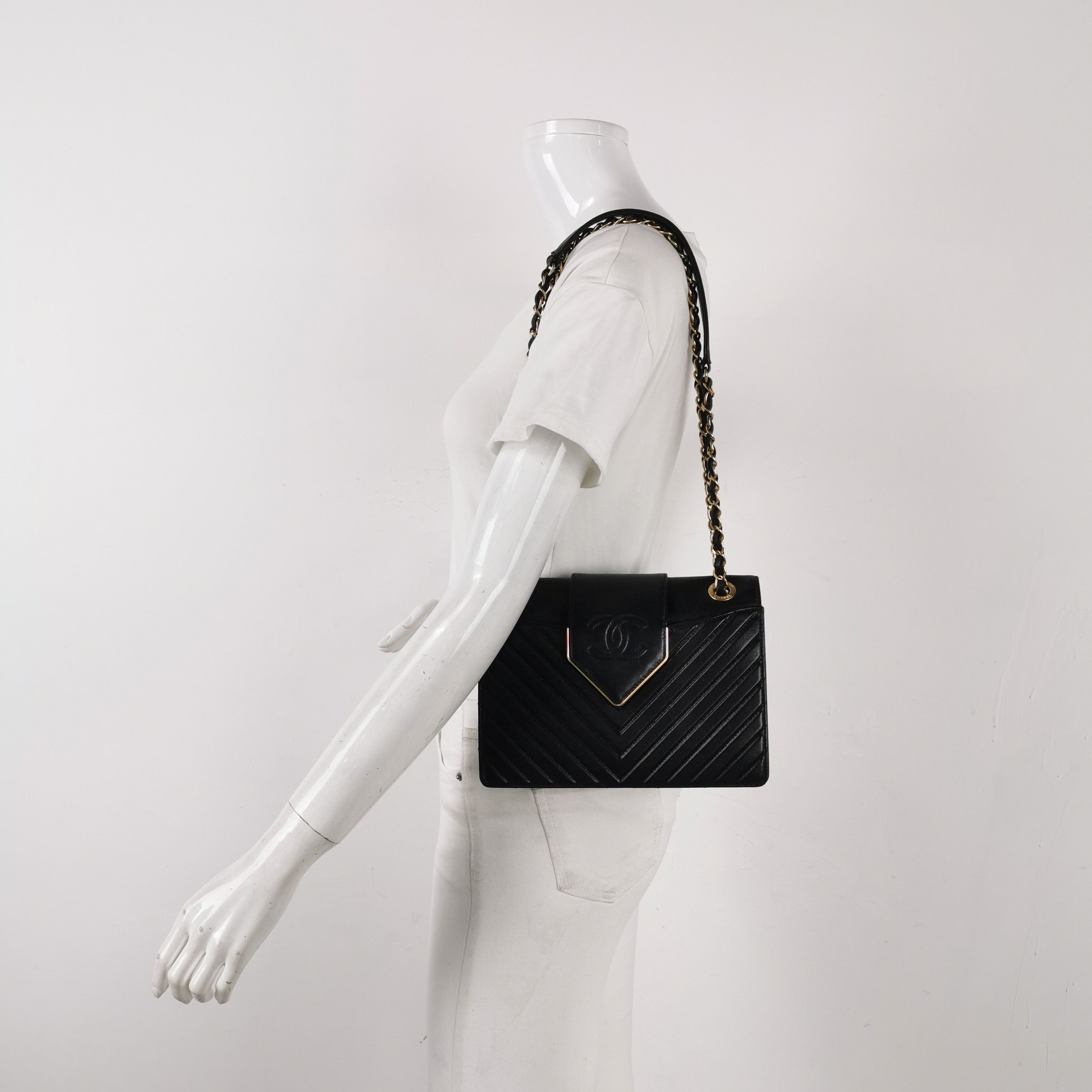 Chanel Chanel Women os Shoulder Bags Size ONE SIZE - 2 Thumbnail