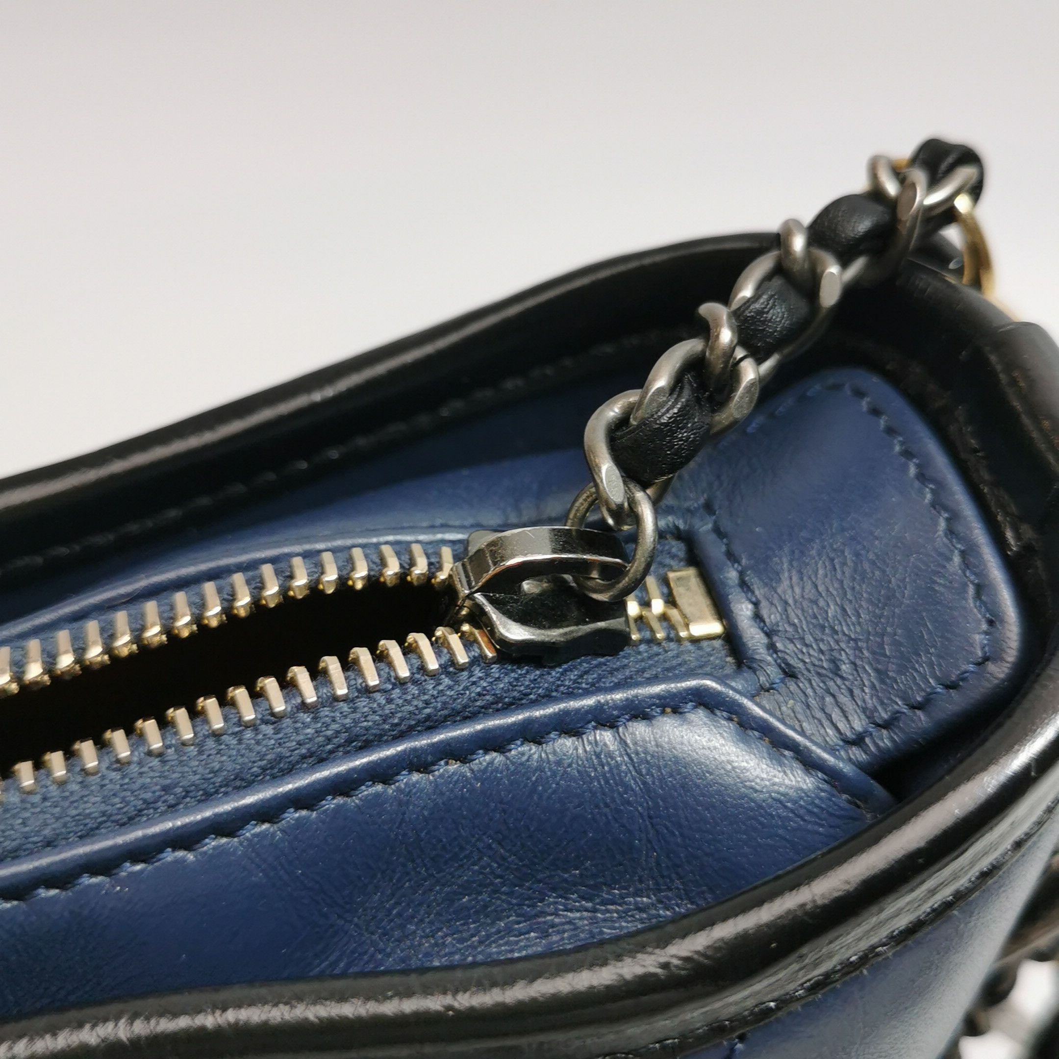 Chanel Chanel Women os Crossbody Bags Size ONE SIZE - 13 Thumbnail