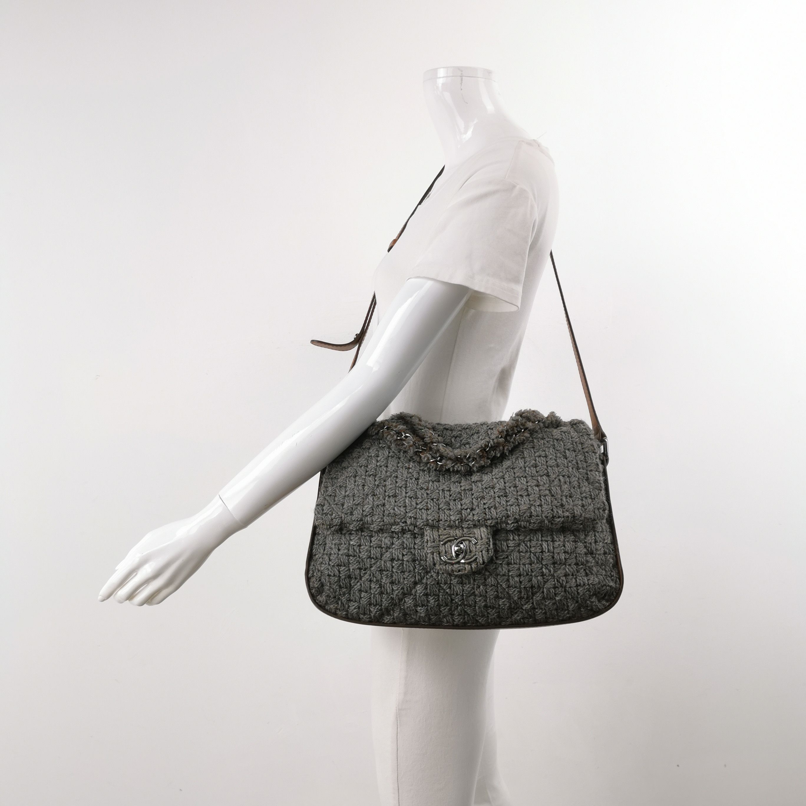 Chanel Chanel Women os Shoulder Bags Size ONE SIZE - 2 Thumbnail