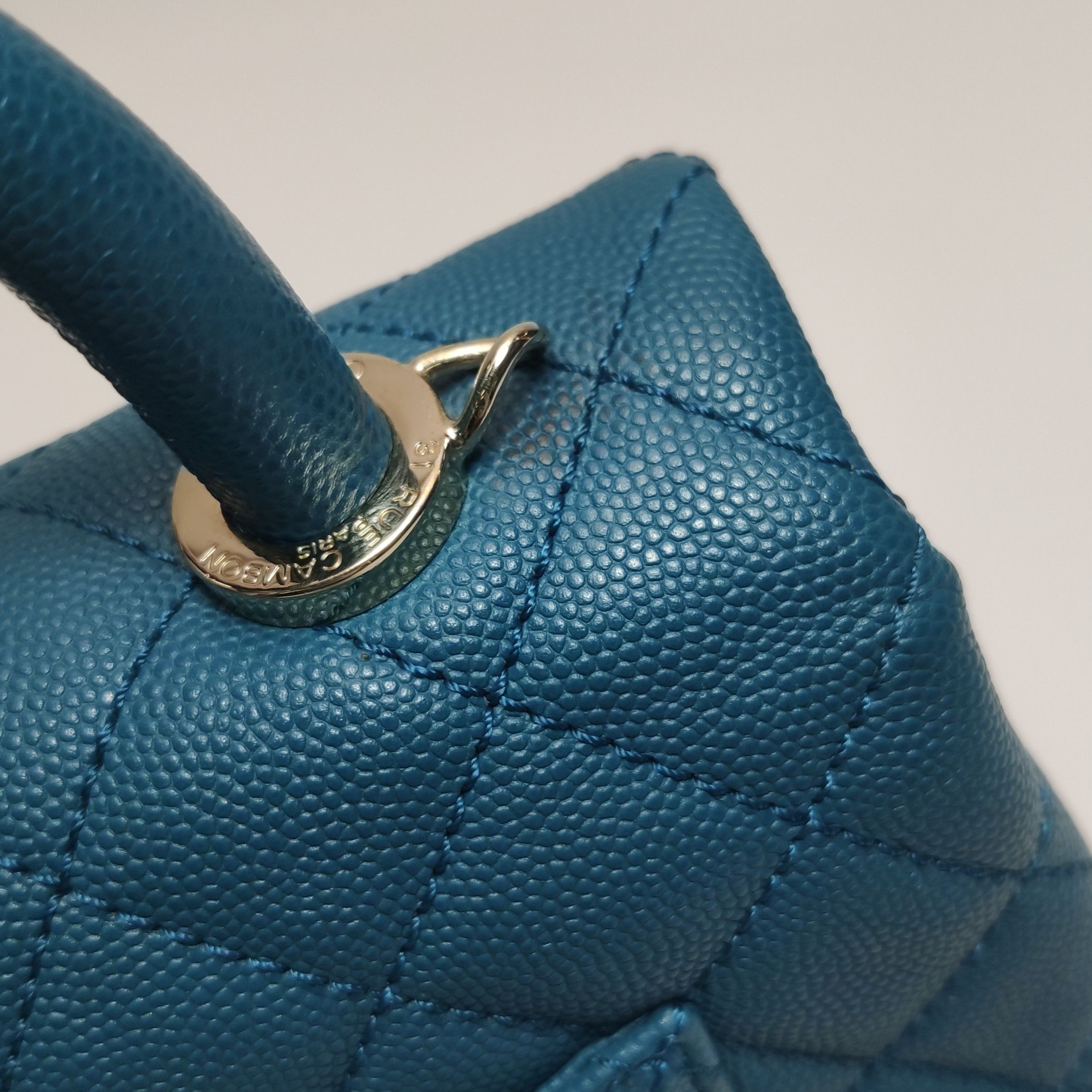 Chanel Chanel Women os Shoulder Bags Size ONE SIZE - 24 Thumbnail