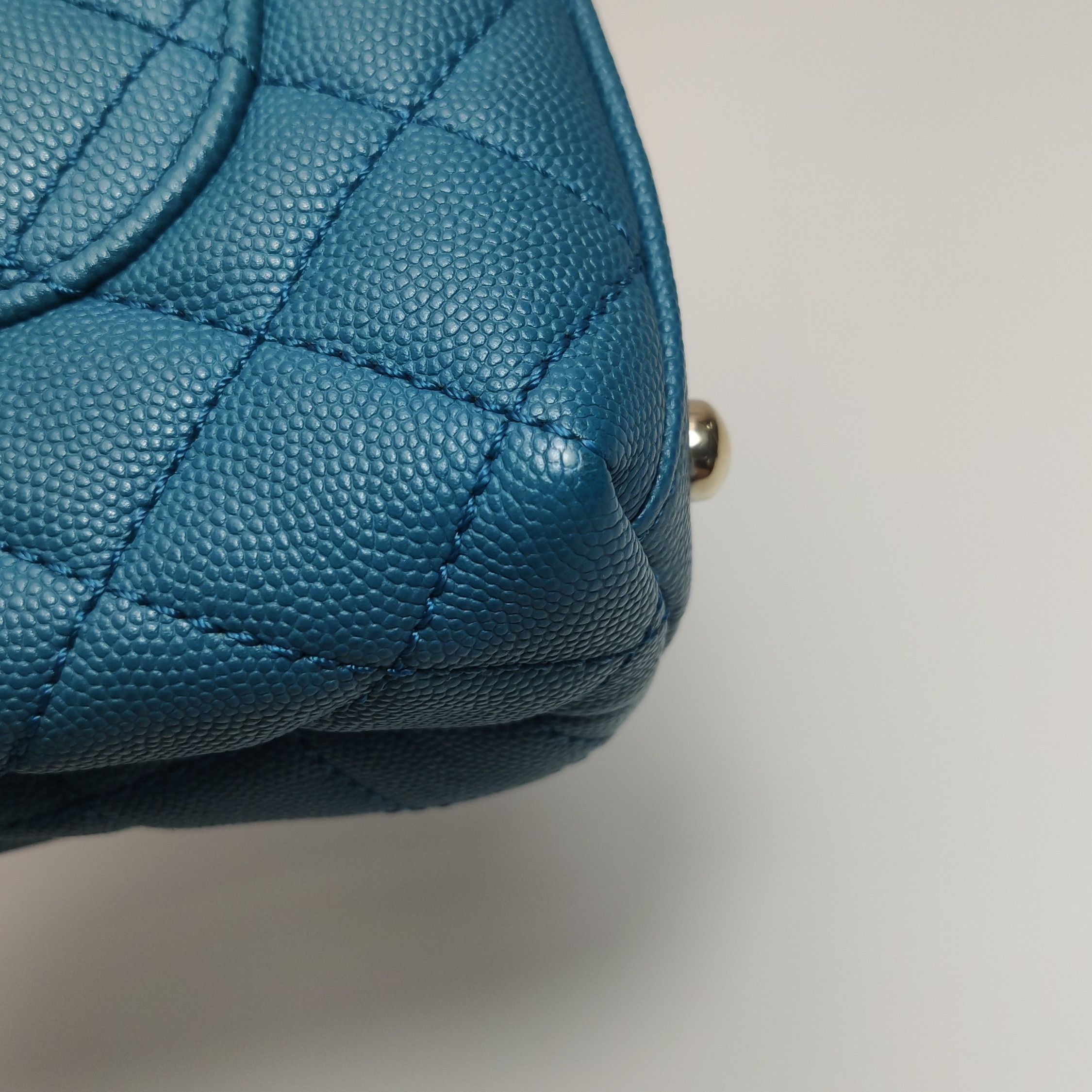 Chanel Chanel Women os Shoulder Bags Size ONE SIZE - 22 Thumbnail