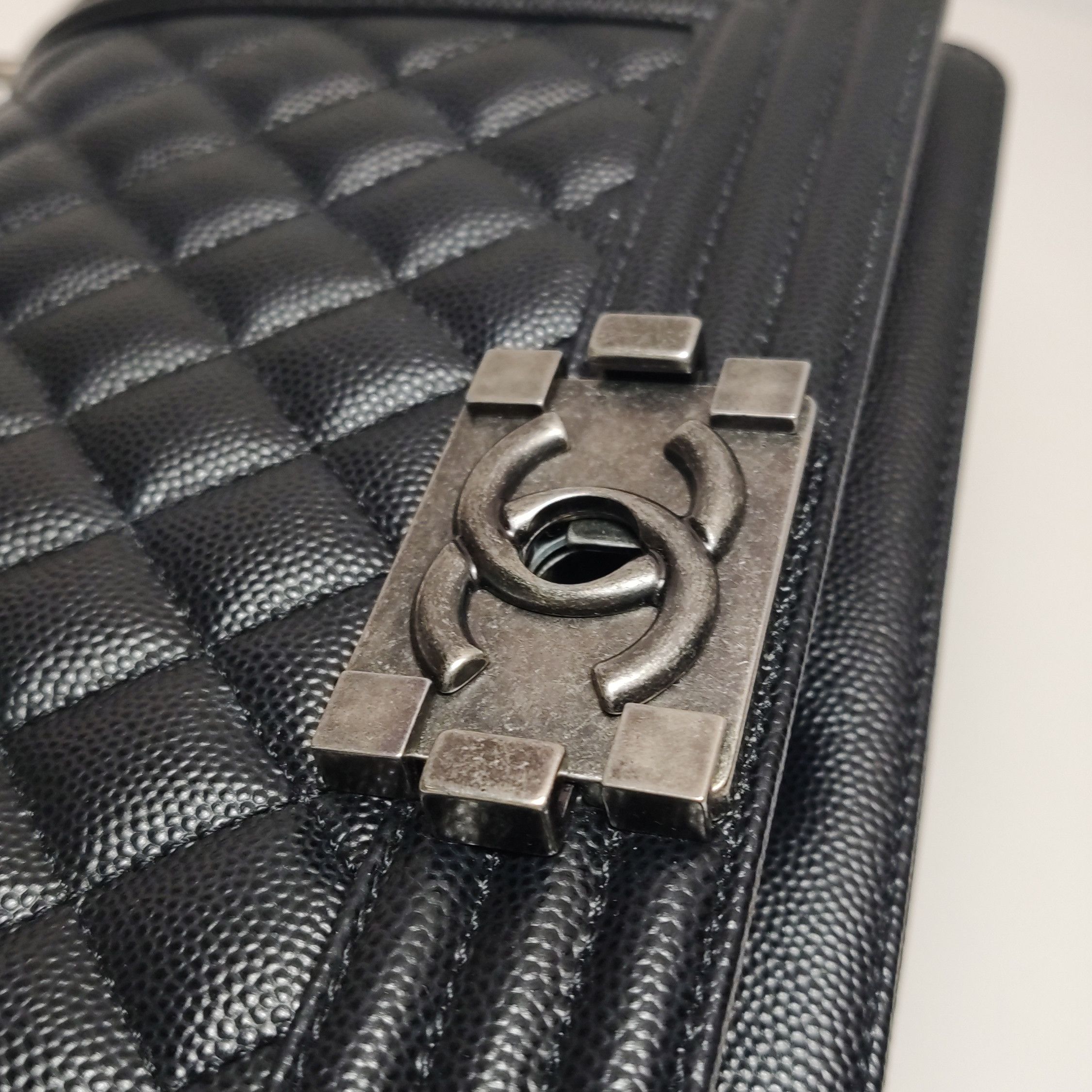 Chanel Chanel Women os Crossbody Bags Size ONE SIZE - 13 Thumbnail