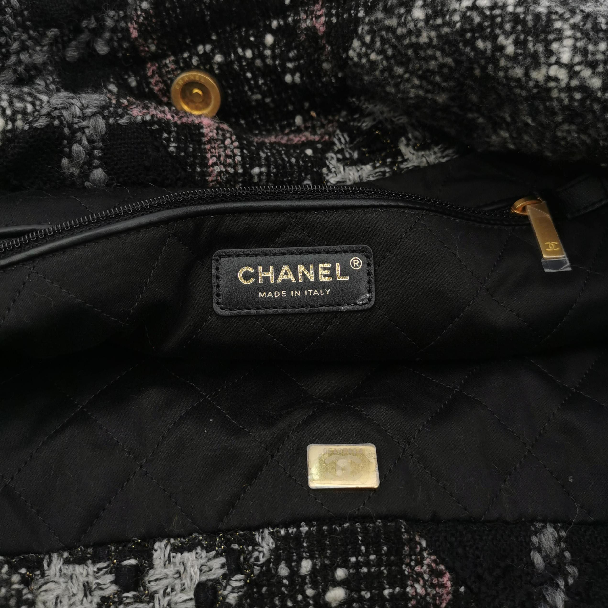 Chanel Chanel Women os Shoulder Bags Size ONE SIZE - 8 Thumbnail