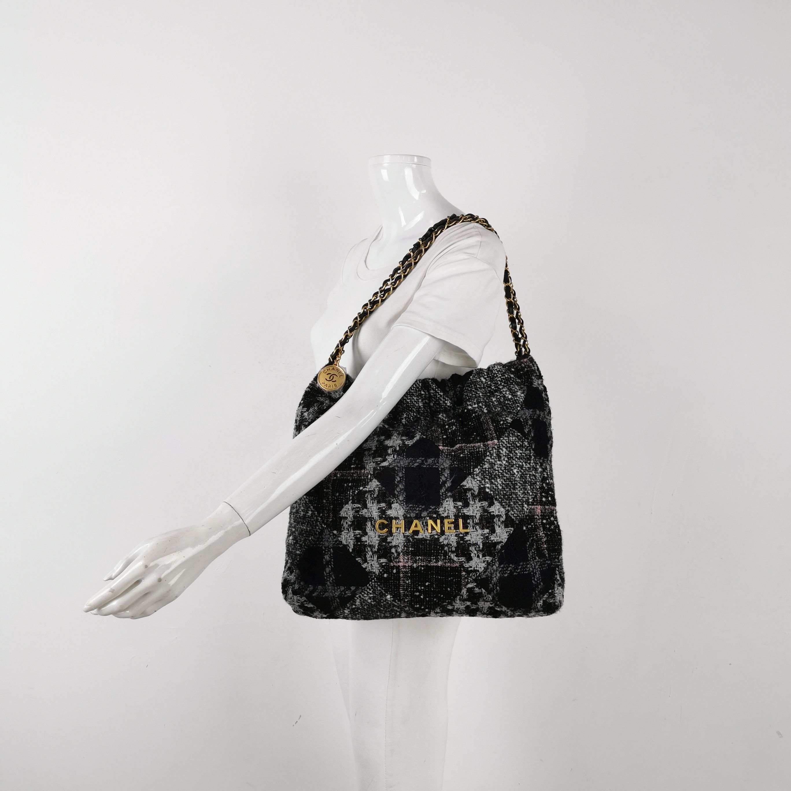 Chanel Chanel Women os Shoulder Bags Size ONE SIZE - 2 Thumbnail