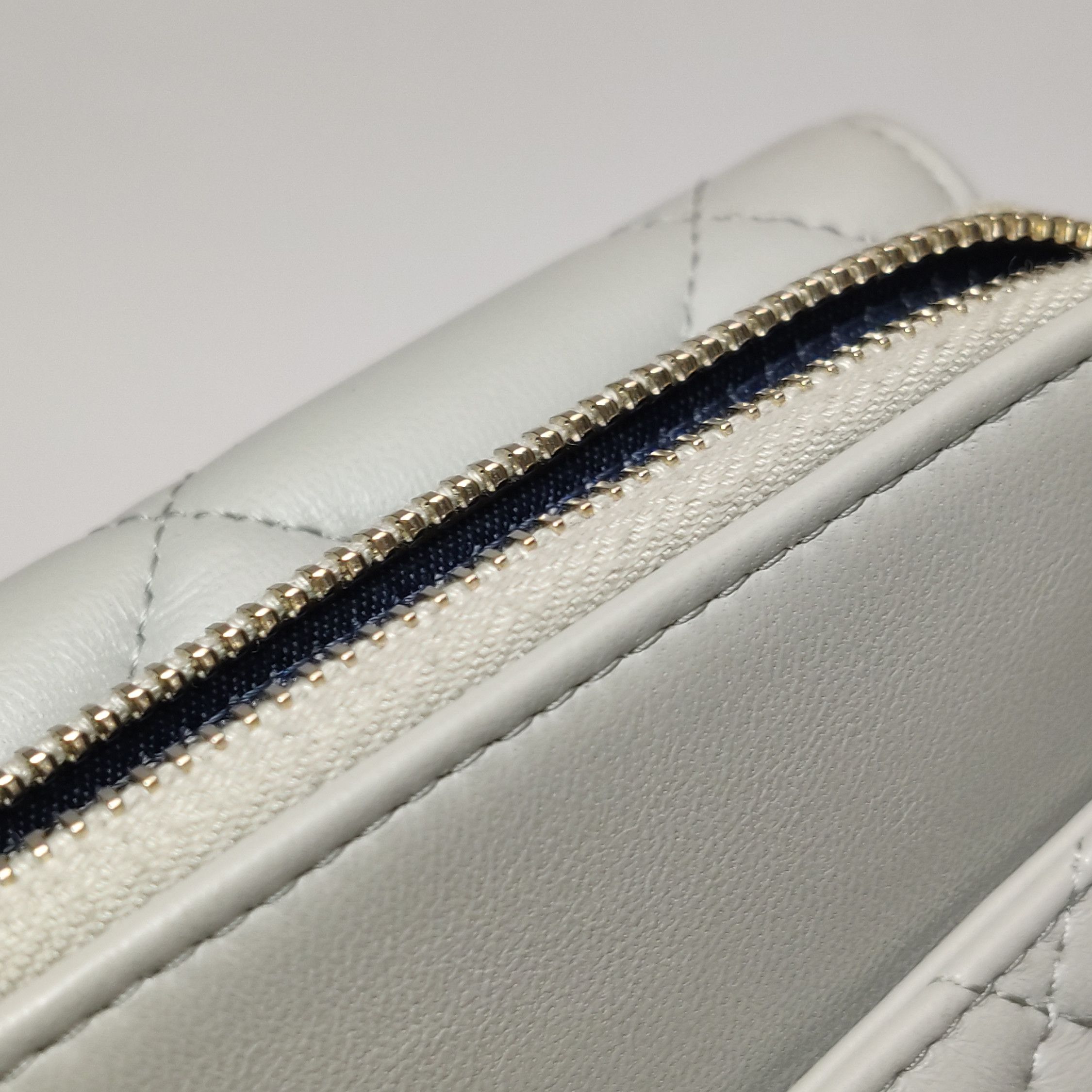 Chanel Chanel Women os Shoulder Bags Size ONE SIZE - 19 Thumbnail