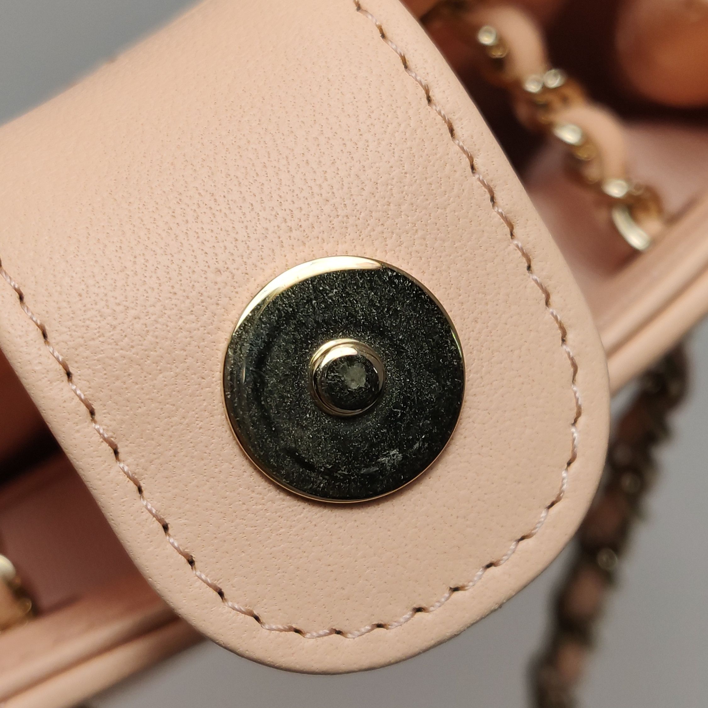 Chanel Chanel Women os Shoulder Bags Size ONE SIZE - 12 Thumbnail