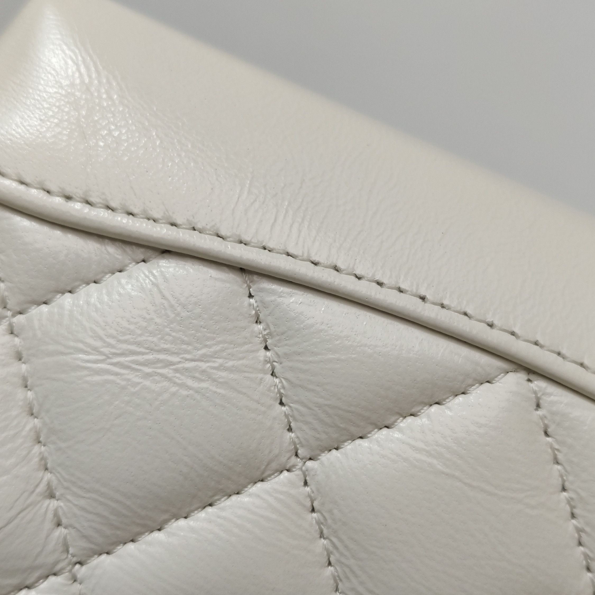 Chanel Chanel Women os Shoulder Bags Size ONE SIZE - 24 Thumbnail