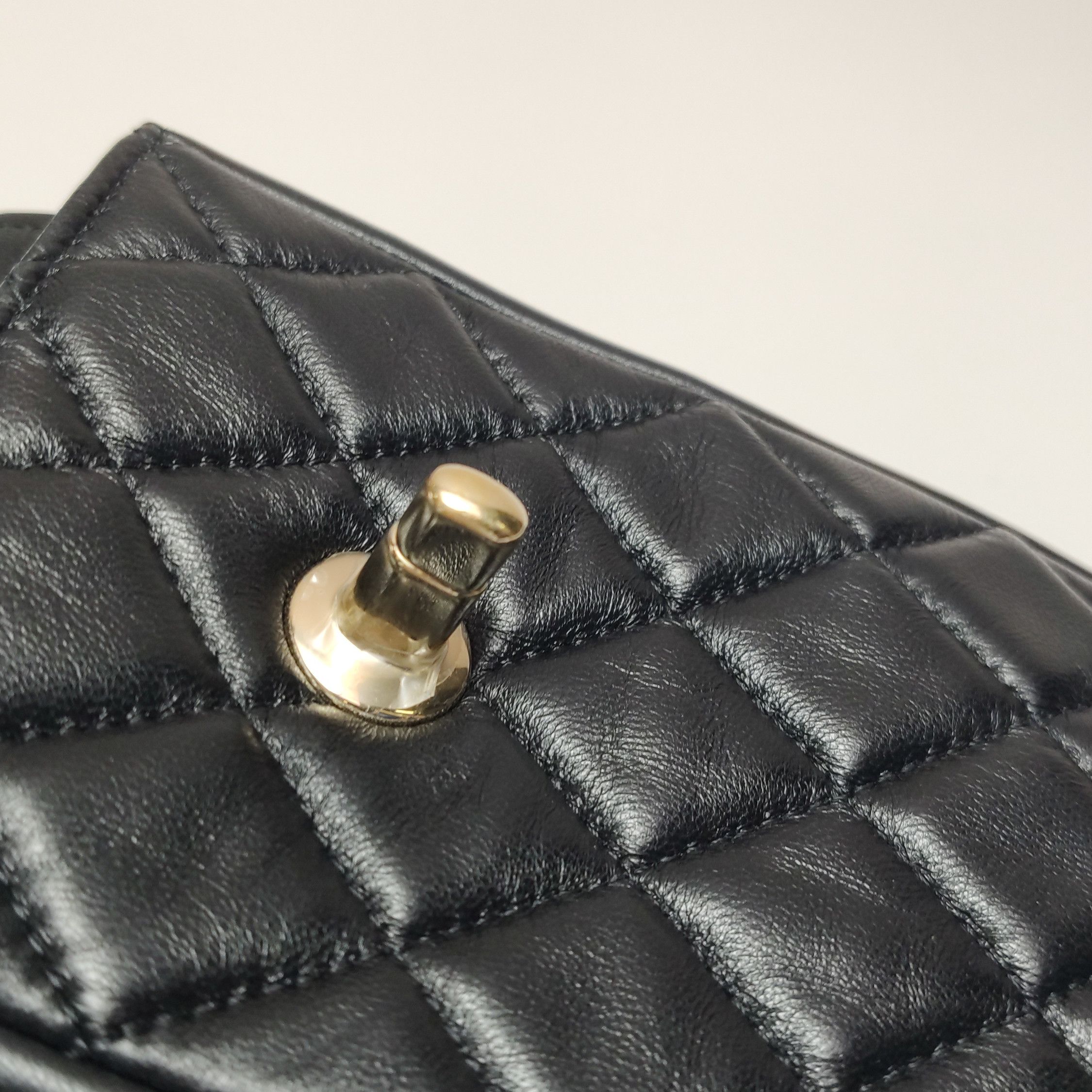 Chanel Chanel Women os Crossbody Bags Size ONE SIZE - 11 Thumbnail