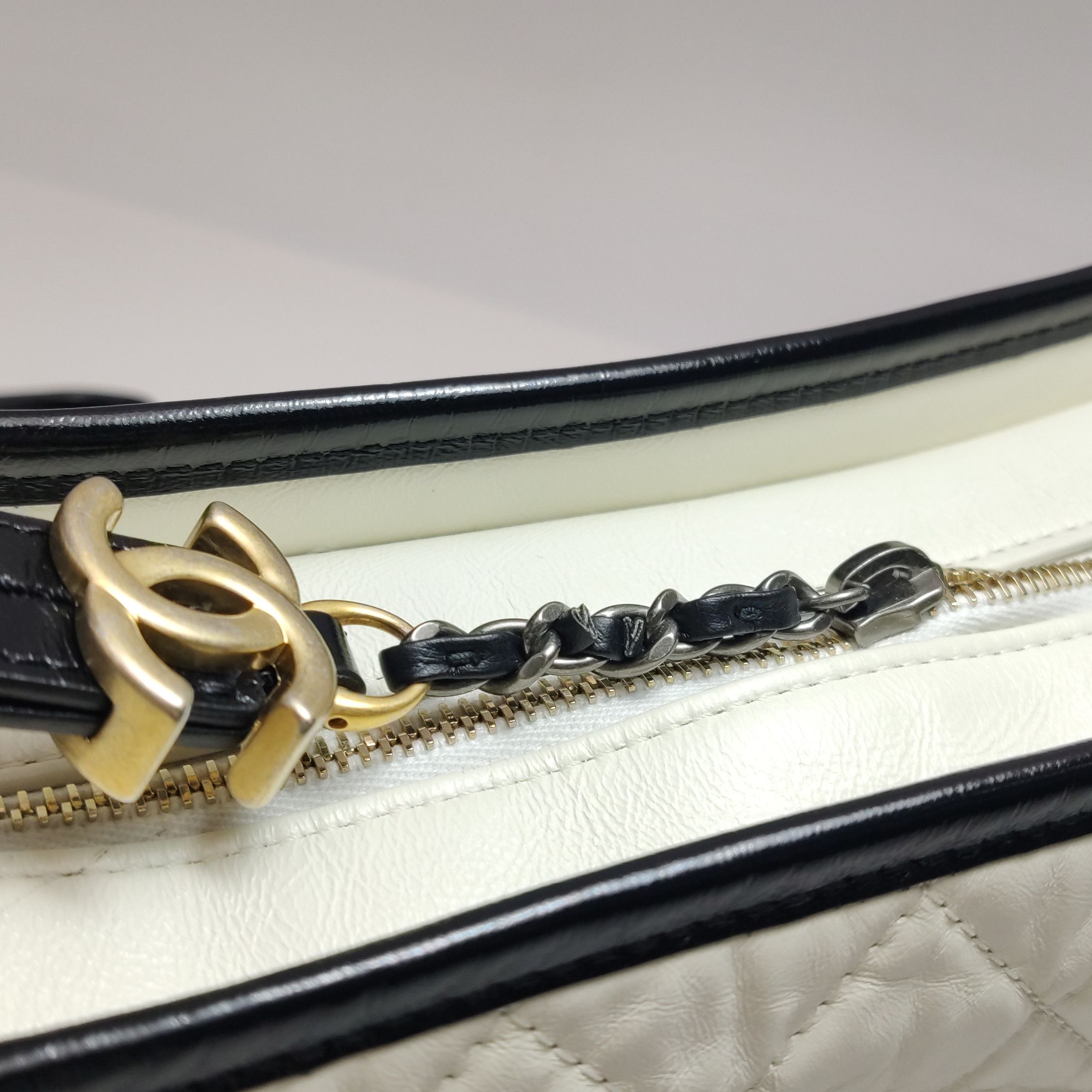 Chanel Chanel Women os Crossbody Bags Size ONE SIZE - 11 Thumbnail
