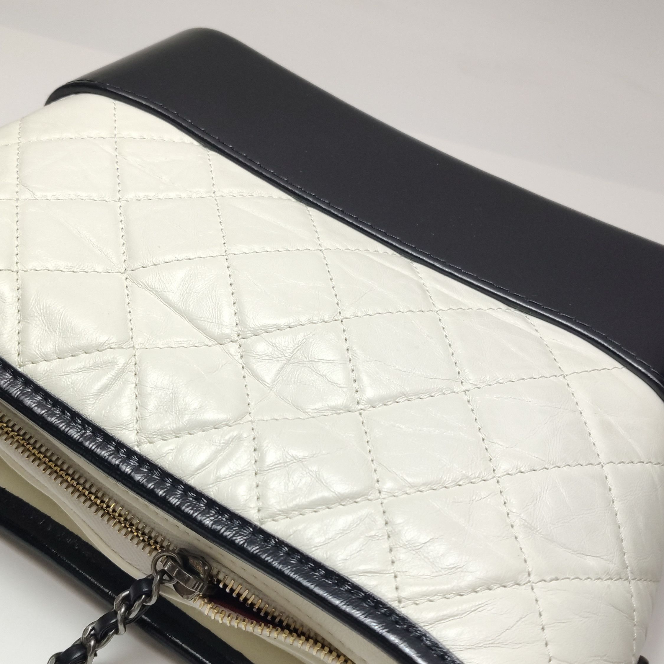 Chanel Chanel Women os Crossbody Bags Size ONE SIZE - 24 Thumbnail