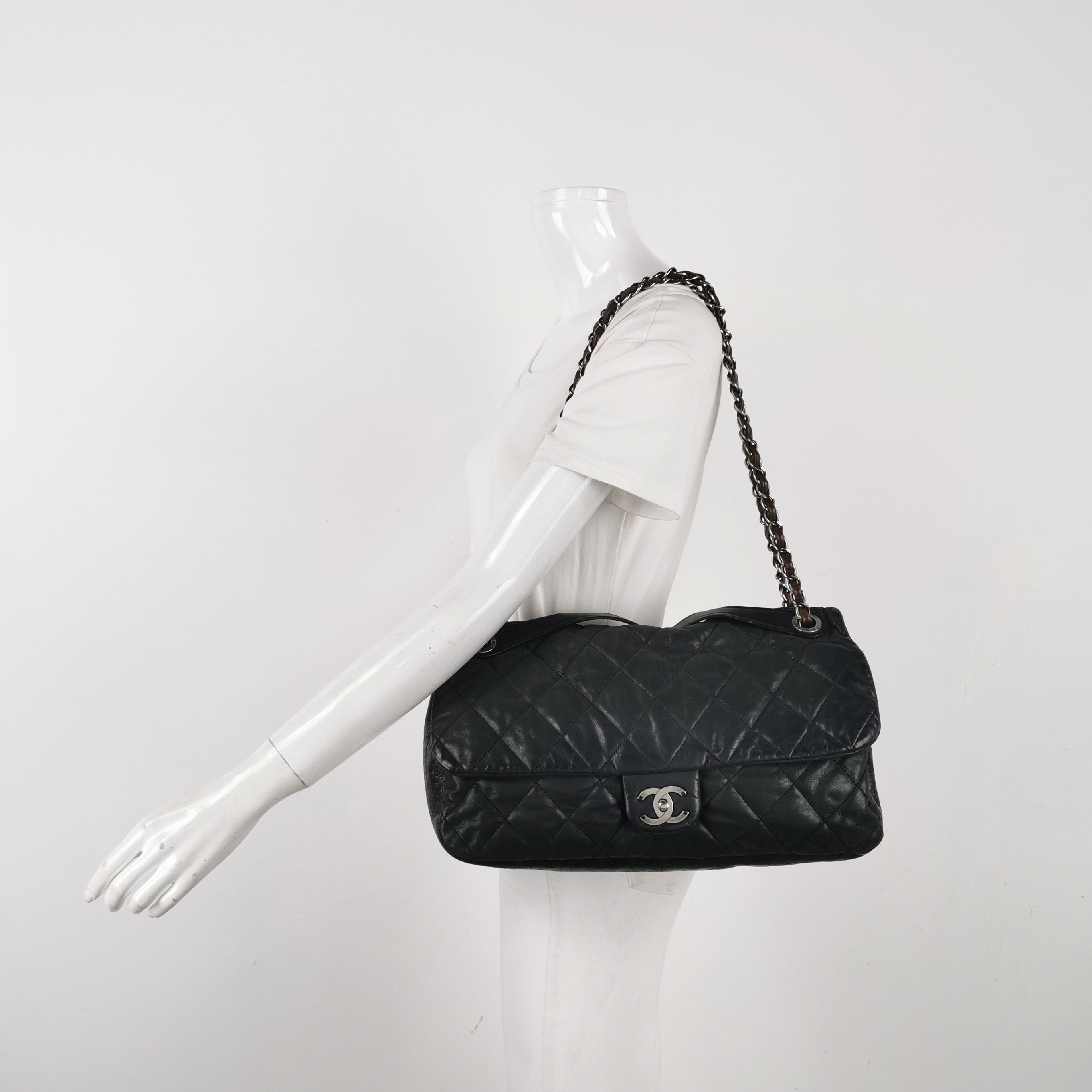 Chanel Chanel Women os Shoulder Bags Size ONE SIZE - 2 Thumbnail