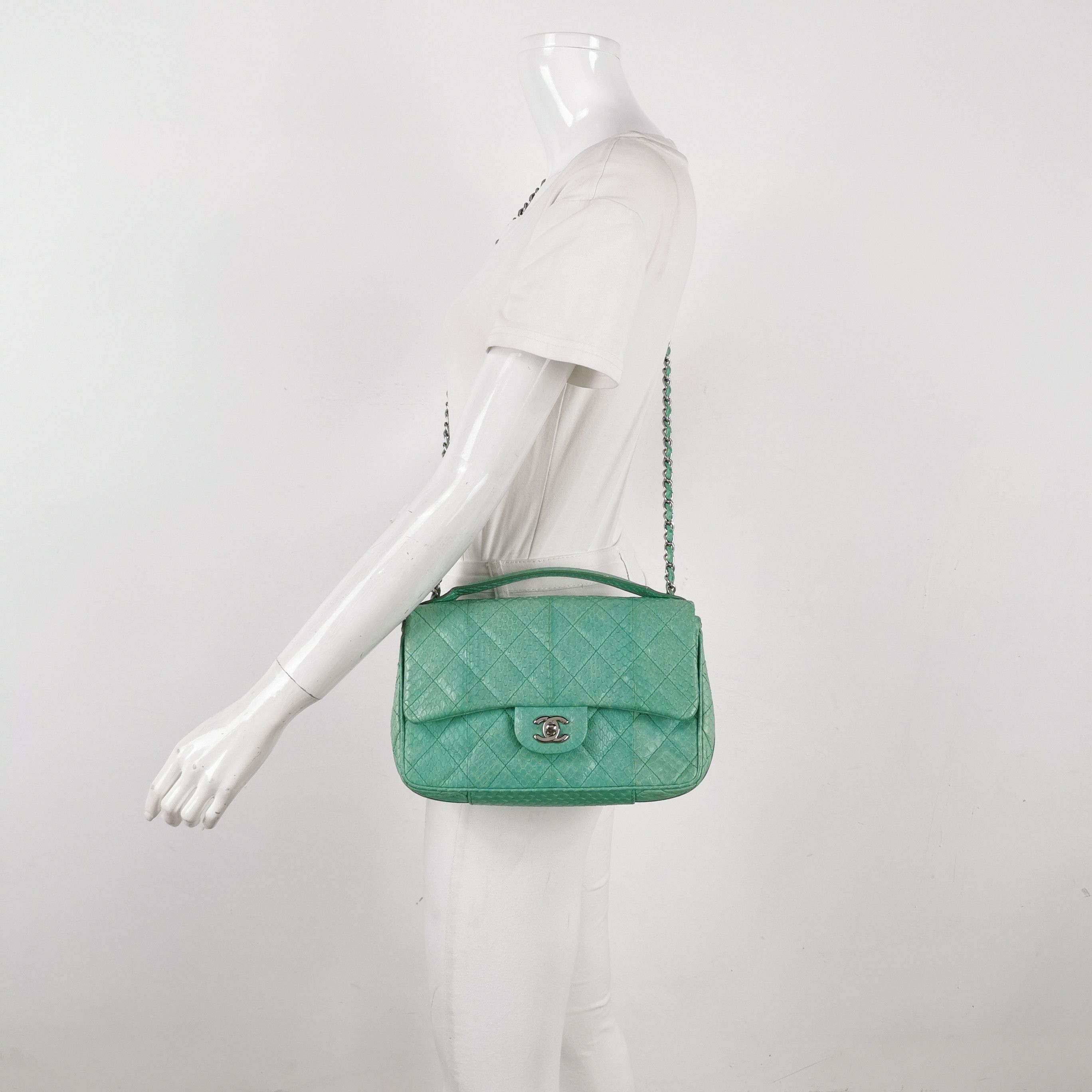Chanel Chanel Women os Shoulder Bags Size ONE SIZE - 2 Thumbnail