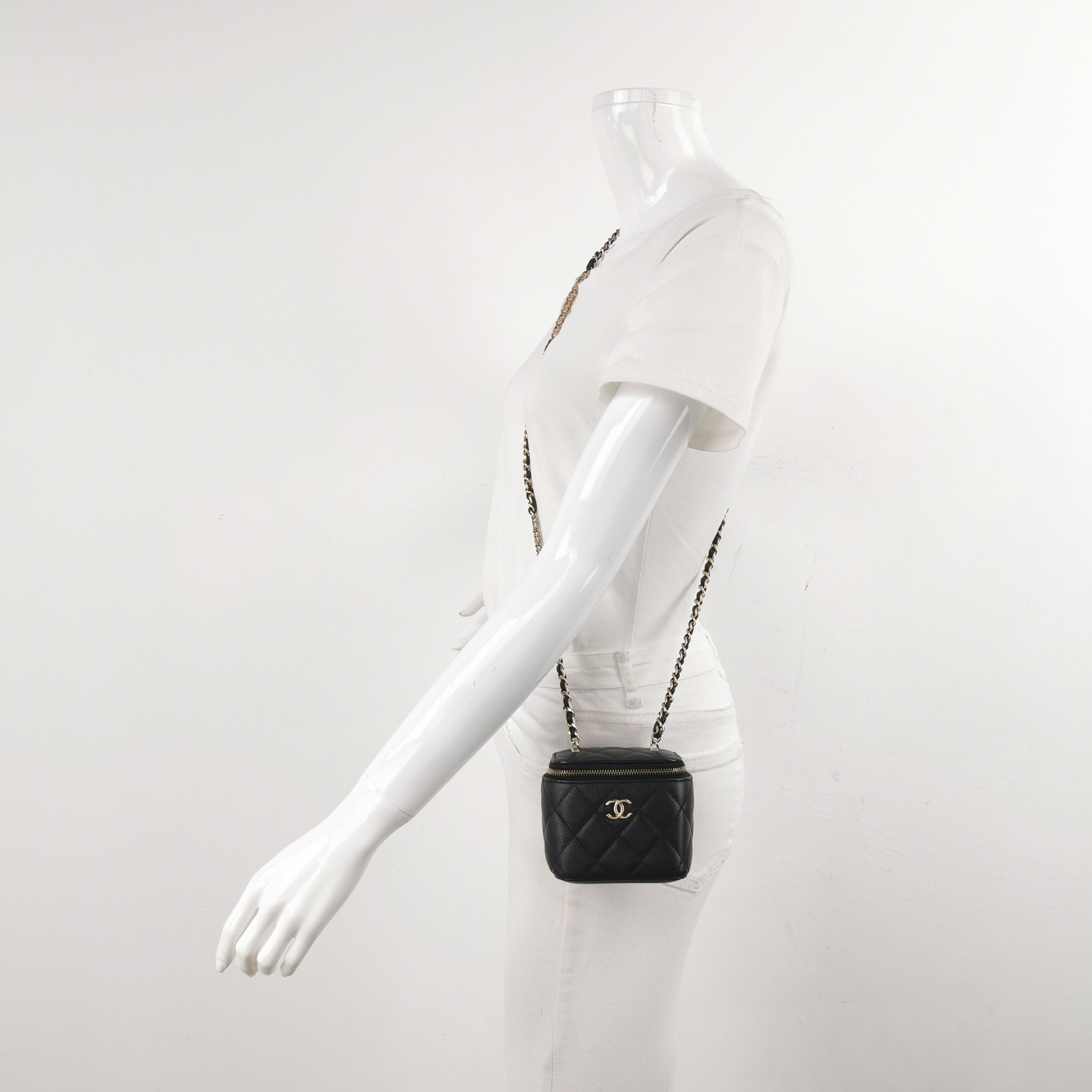 Chanel Chanel Women os Shoulder Bags Size ONE SIZE - 2 Thumbnail