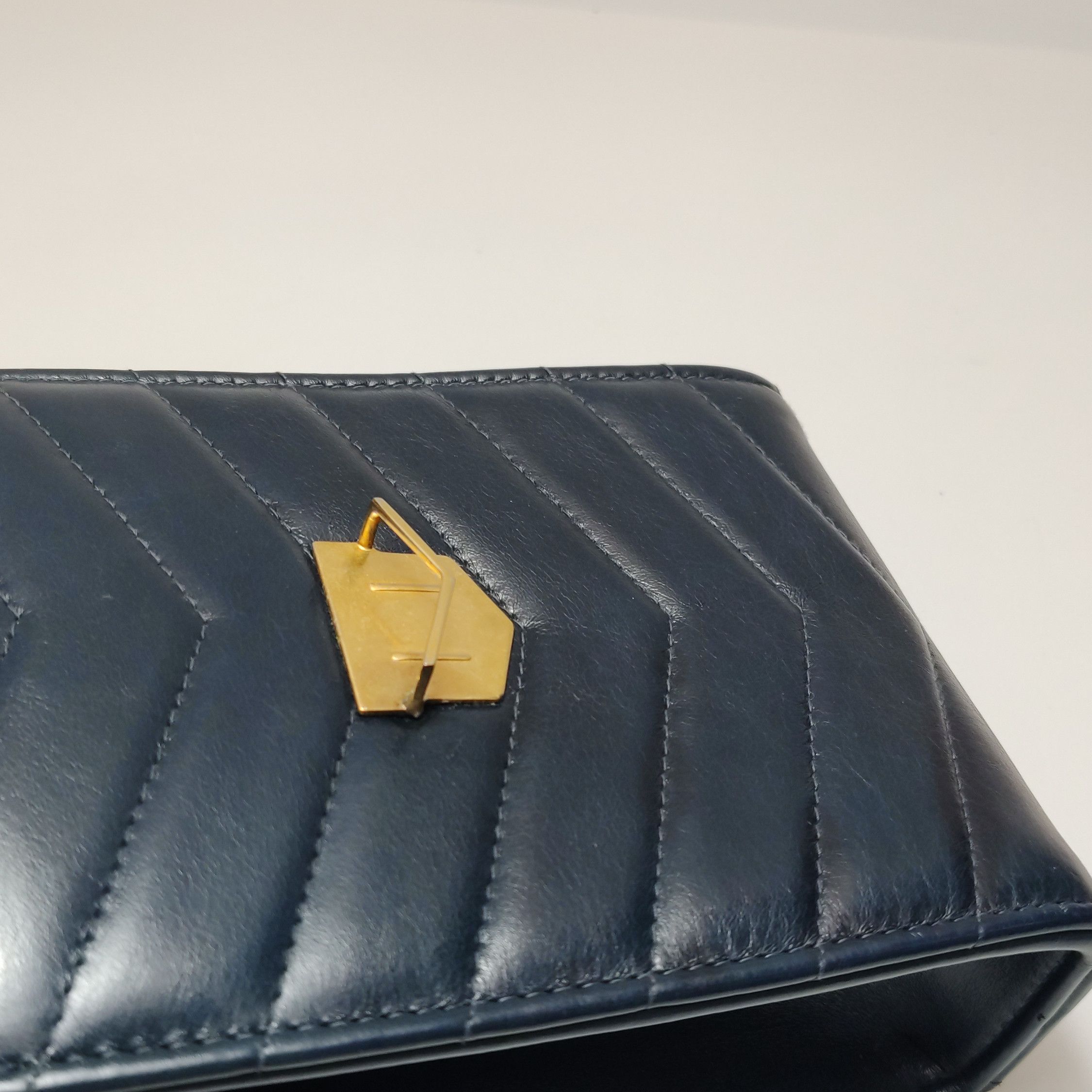 Chanel Chanel Women os Crossbody Bags Size ONE SIZE - 12 Thumbnail