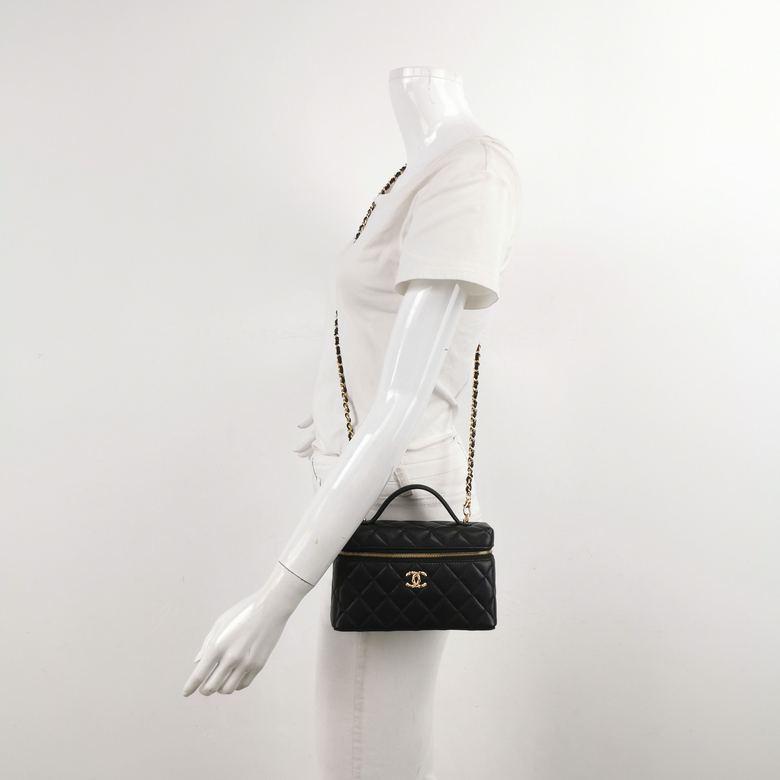 Chanel Chanel Women os Shoulder Bags Size ONE SIZE - 2 Thumbnail