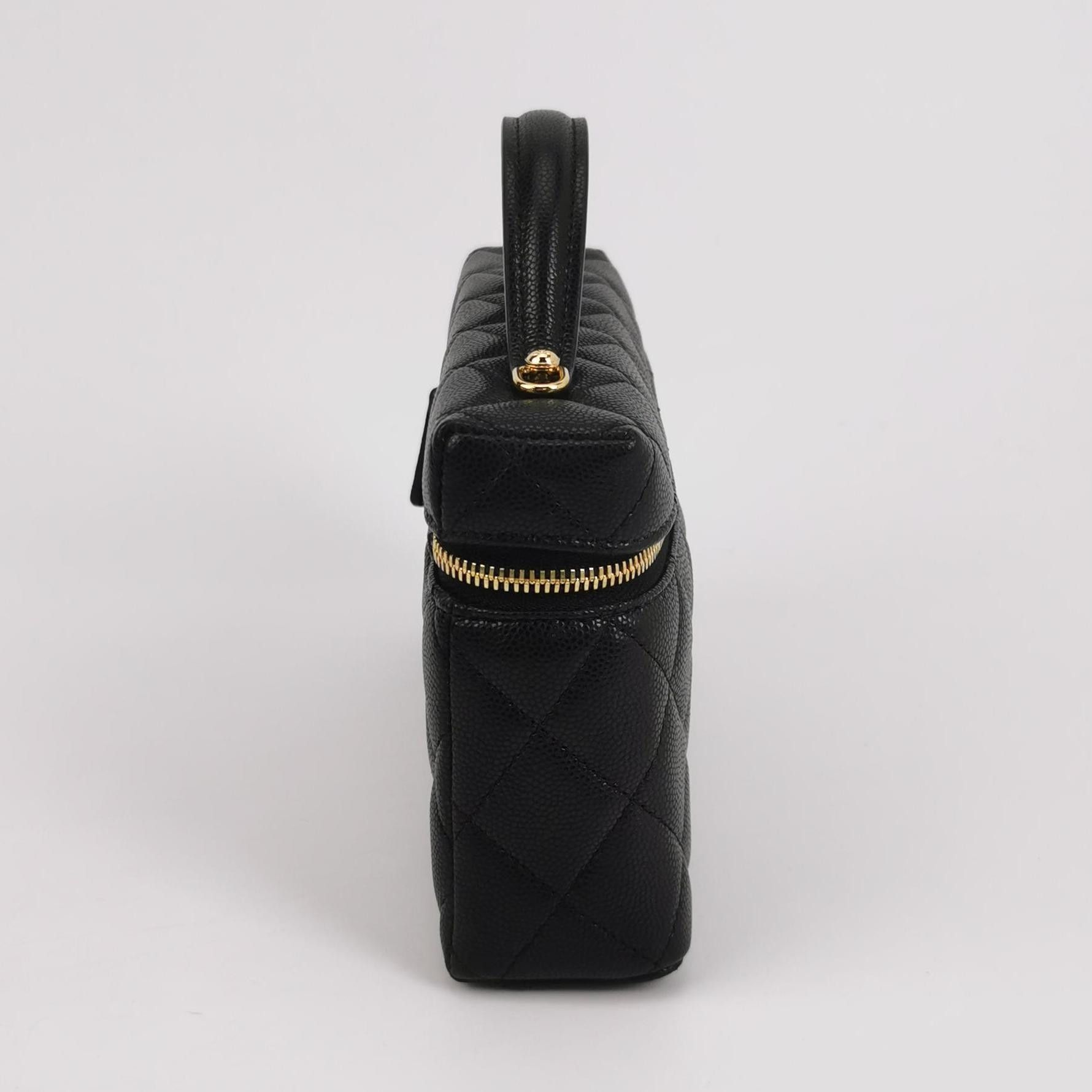 Chanel Chanel Women os Shoulder Bags Size ONE SIZE - 4 Thumbnail