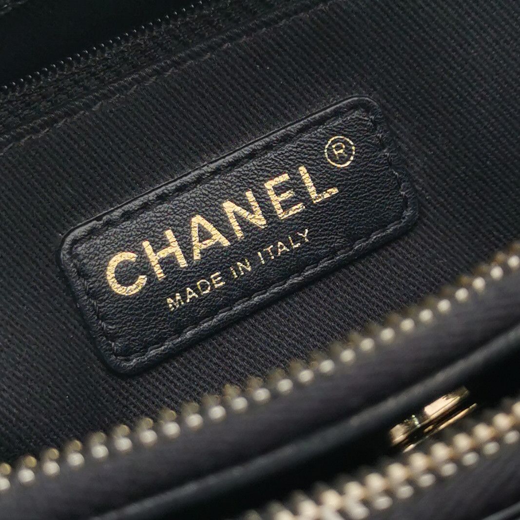 Chanel Chanel Women os Shoulder Bags Size ONE SIZE - 8 Thumbnail