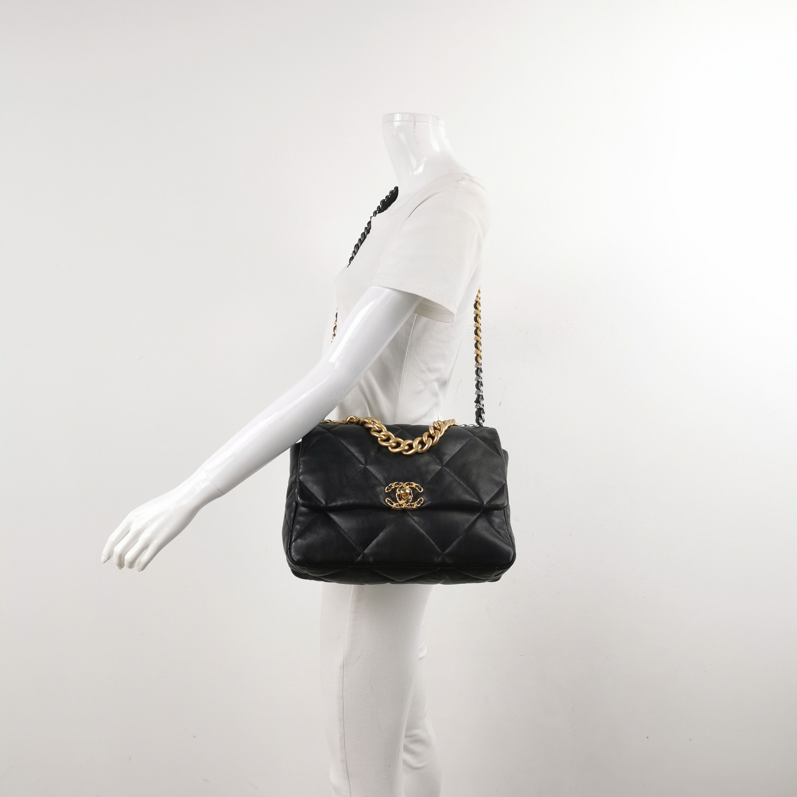 Chanel Chanel Women os Shoulder Bags Size ONE SIZE - 2 Thumbnail
