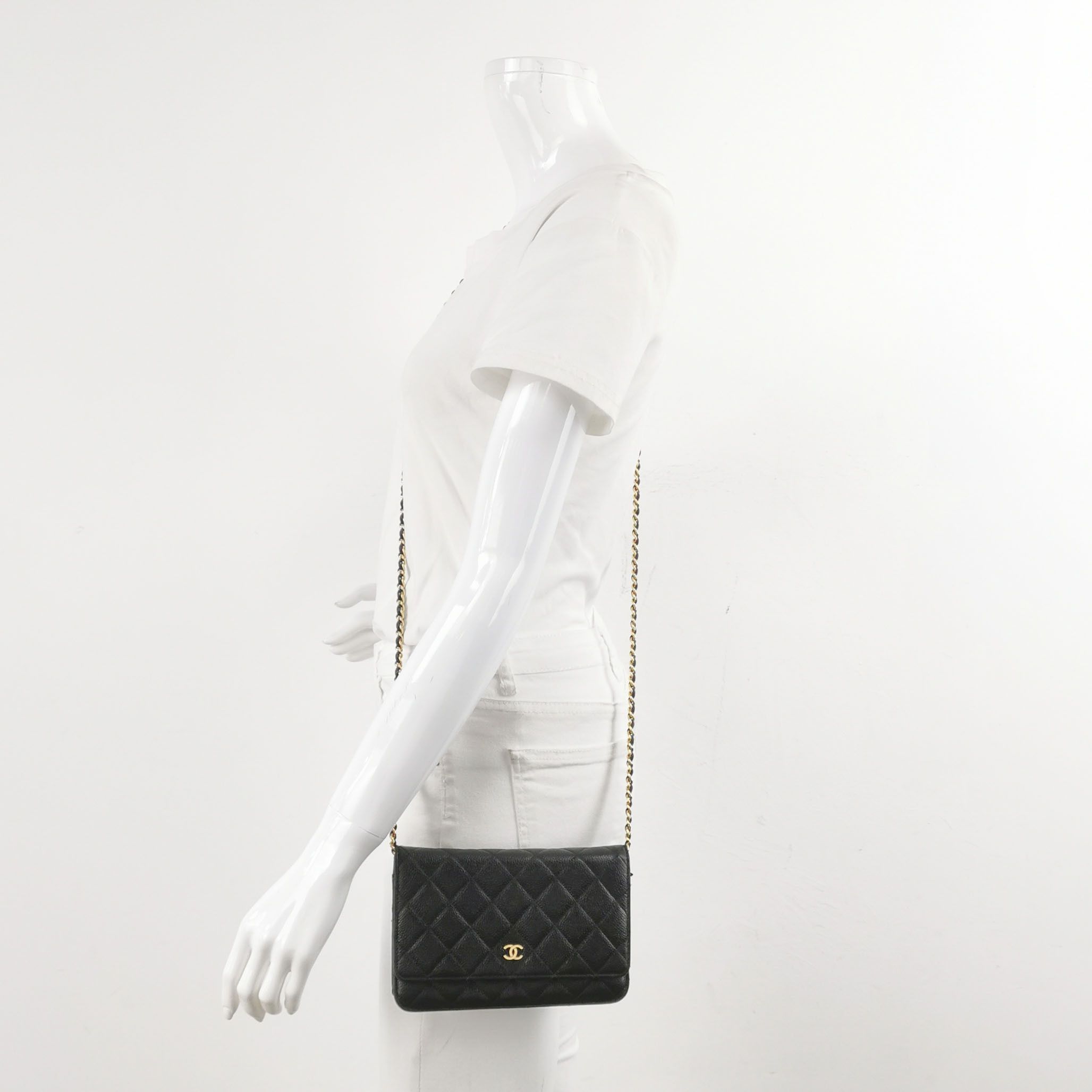 Chanel Chanel Women os Shoulder Bags Size ONE SIZE - 2 Thumbnail