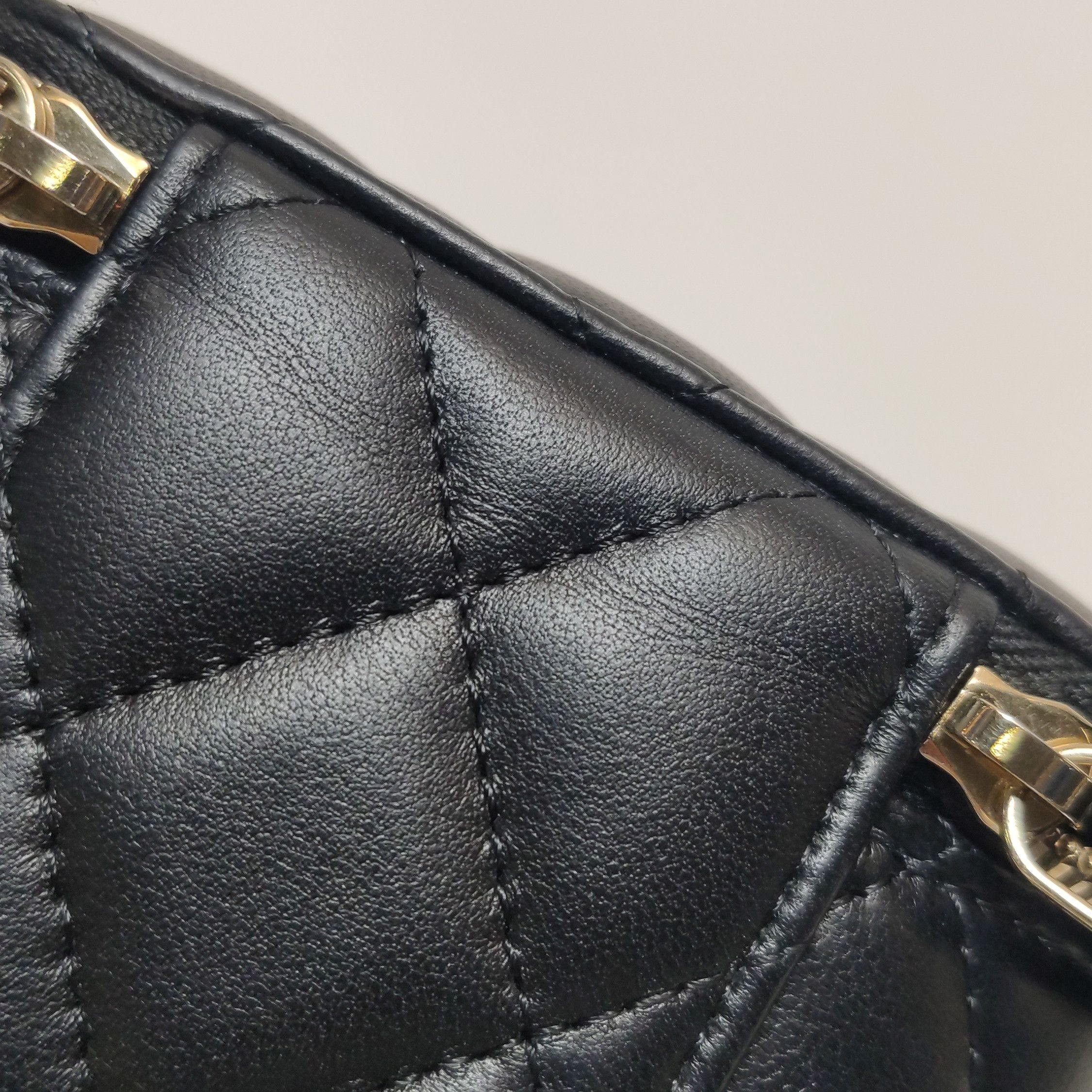 Chanel Chanel Women os Crossbody Bags Size ONE SIZE - 16 Thumbnail