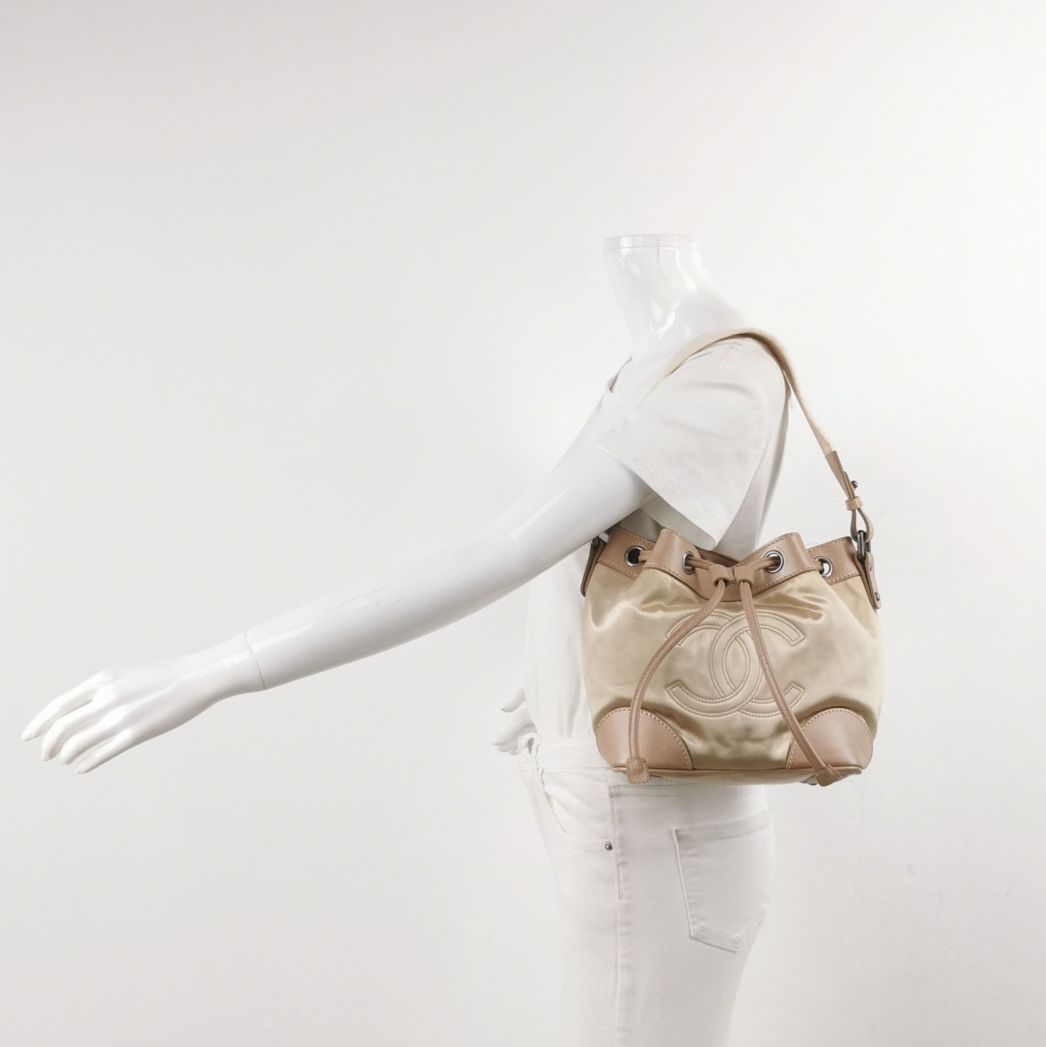 Chanel Chanel Women os Shoulder Bags Size ONE SIZE - 2 Thumbnail