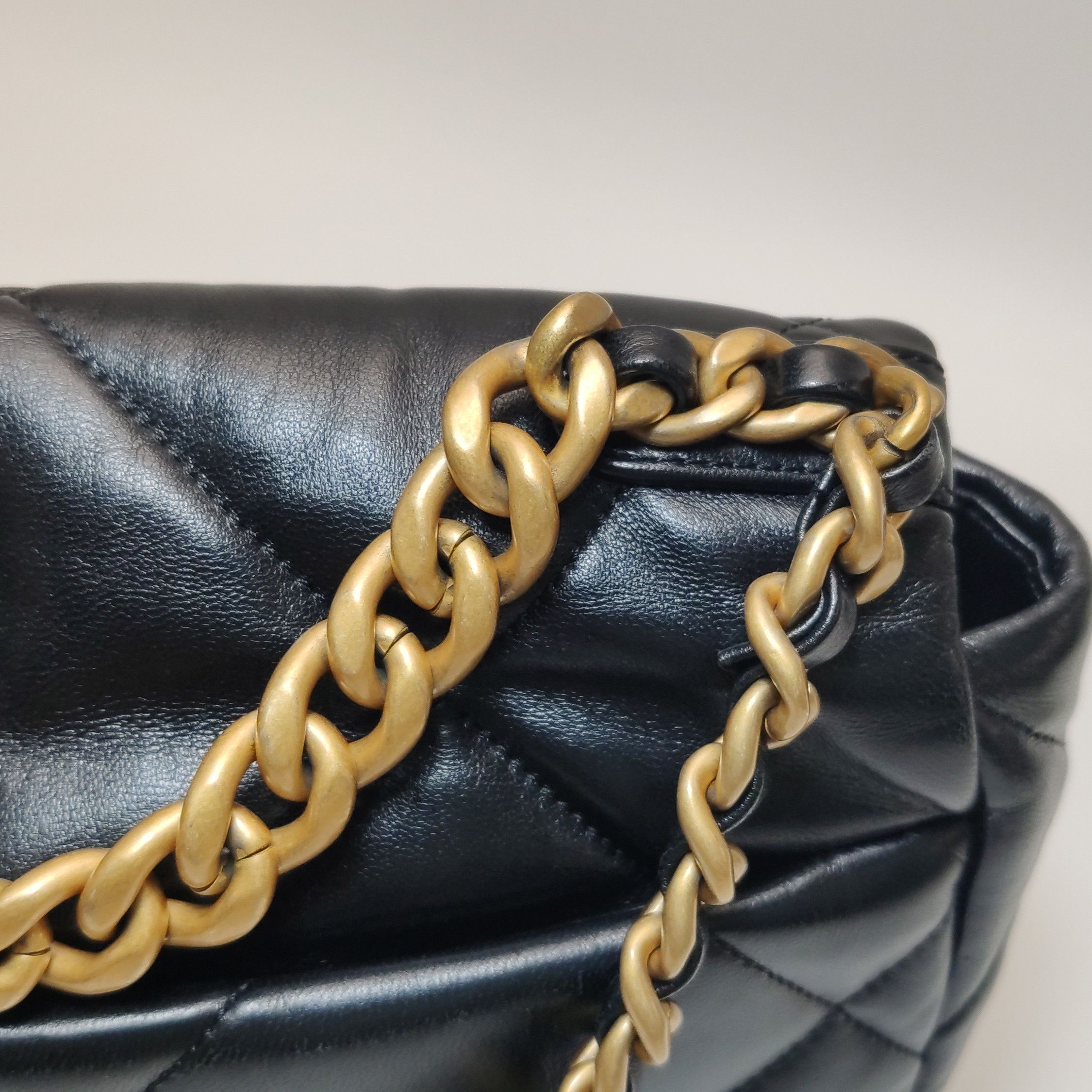 Chanel Chanel Women os Shoulder Bags Size ONE SIZE - 16 Thumbnail