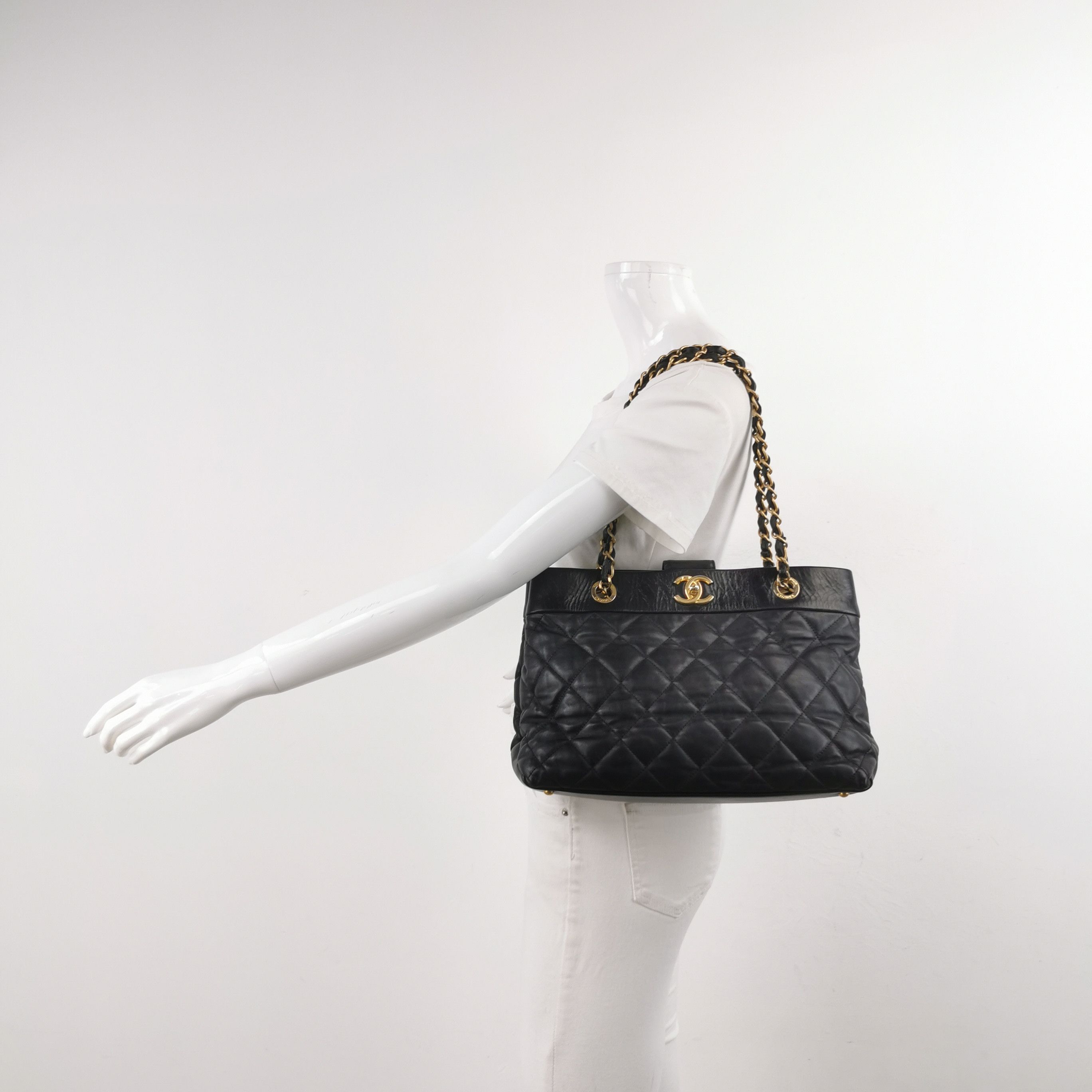 Chanel Chanel Women os Shoulder Bags Size ONE SIZE - 2 Thumbnail