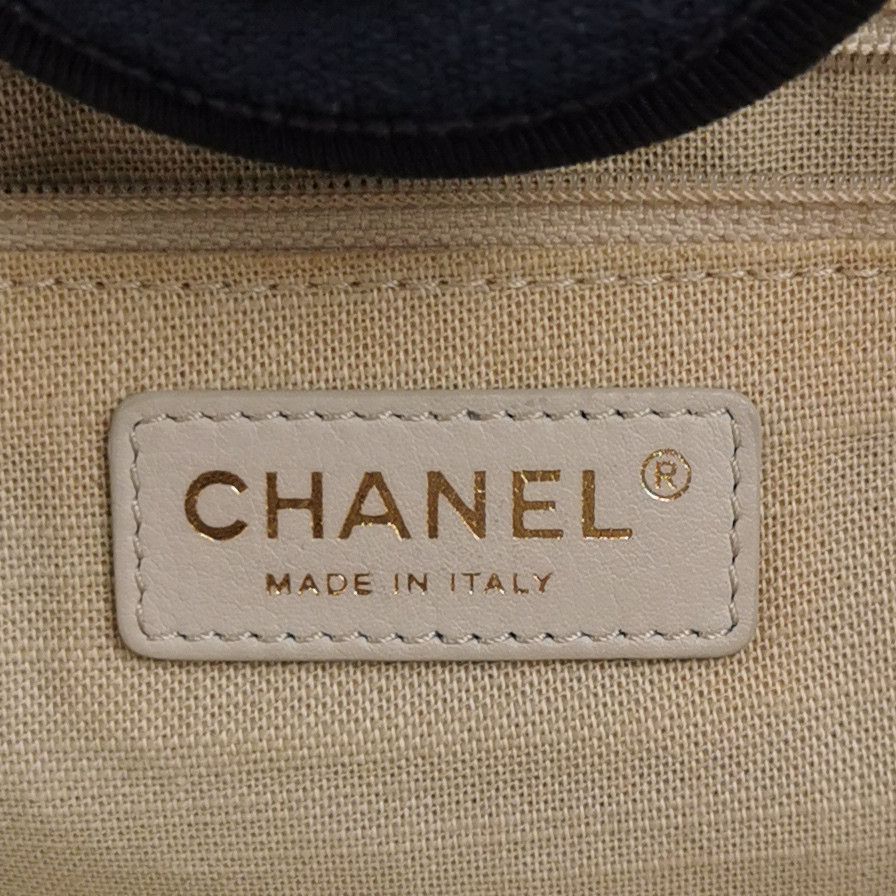 Chanel Chanel Women os Shoulder Bags Size ONE SIZE - 8 Thumbnail