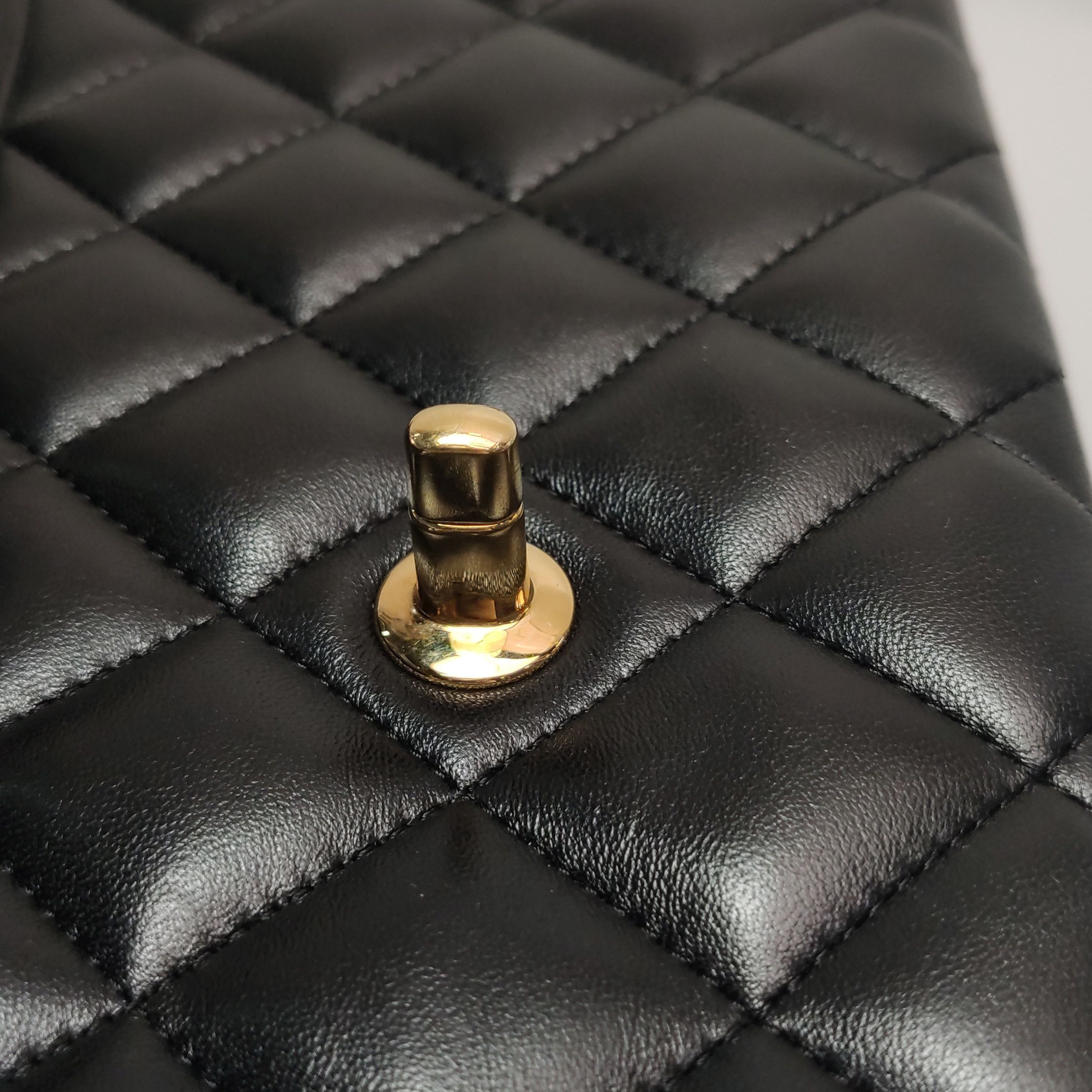 Chanel Chanel Women os Shoulder Bags Size ONE SIZE - 10 Thumbnail