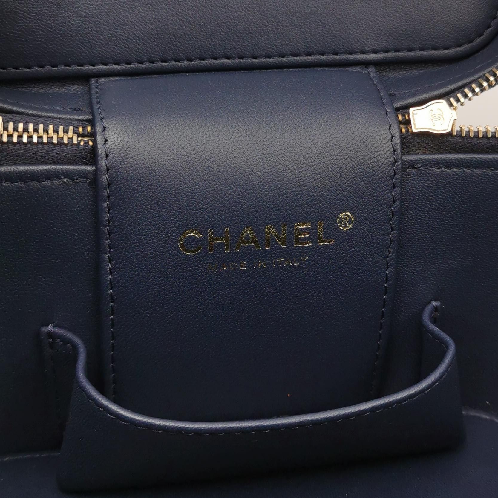 Chanel Chanel Women os Shoulder Bags Size ONE SIZE - 8 Thumbnail