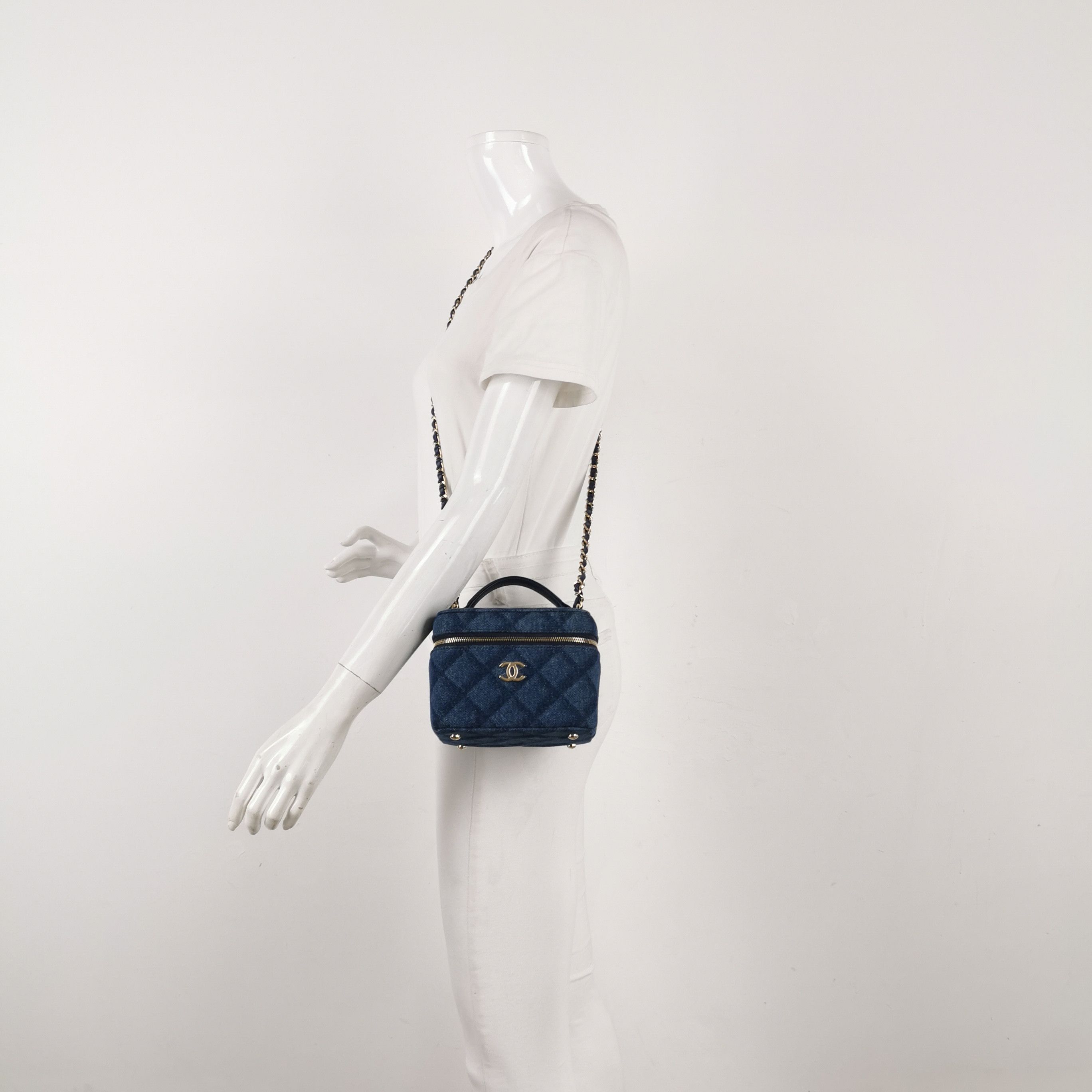 Chanel Chanel Women os Shoulder Bags Size ONE SIZE - 2 Thumbnail