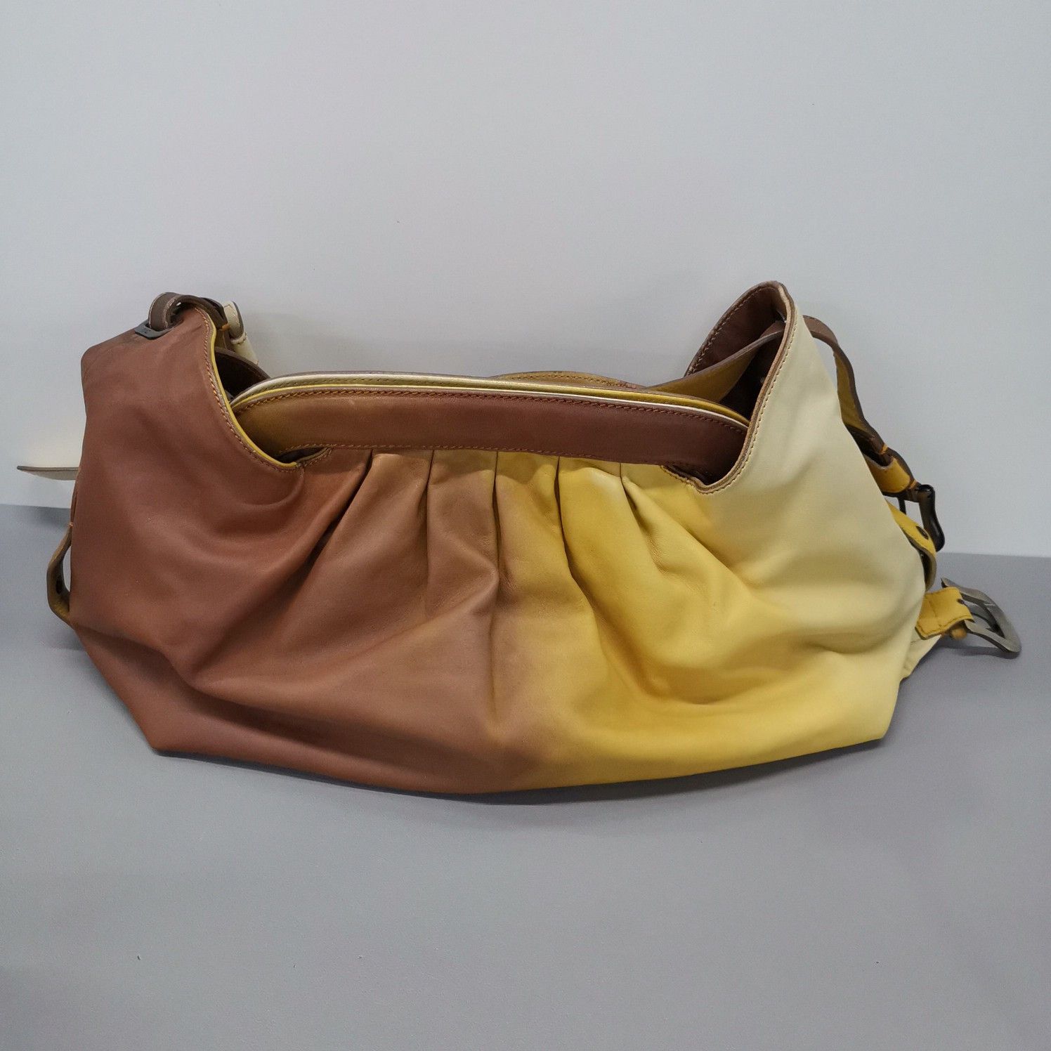 Fendi Fendi Ombre Leather Shoulder Bag ONE SIZE Size ONE SIZE - 13 Thumbnail