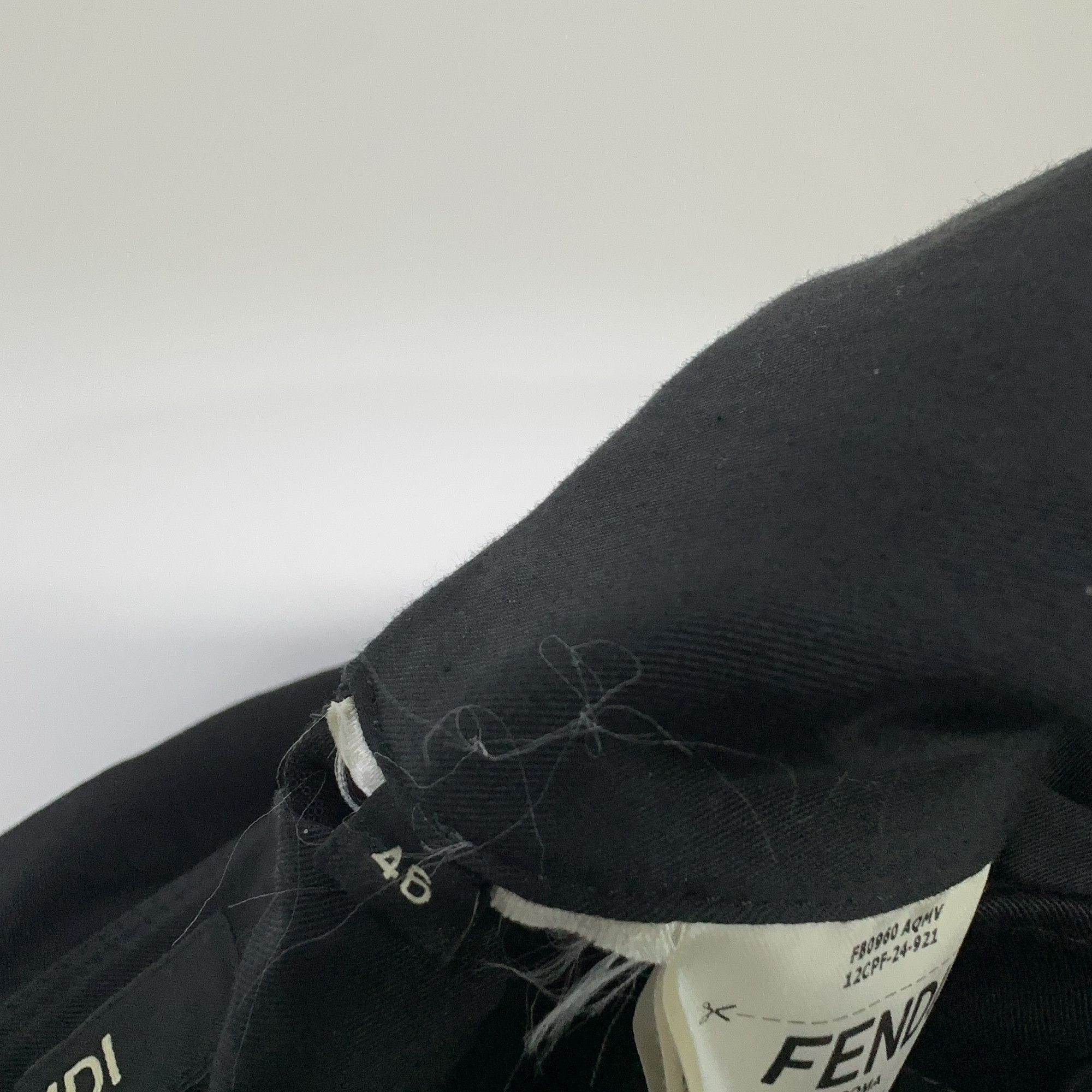 Fendi Fendi Logo Patch Casual Pants Size 30 Size US 30 / EU 46 - 4 Thumbnail