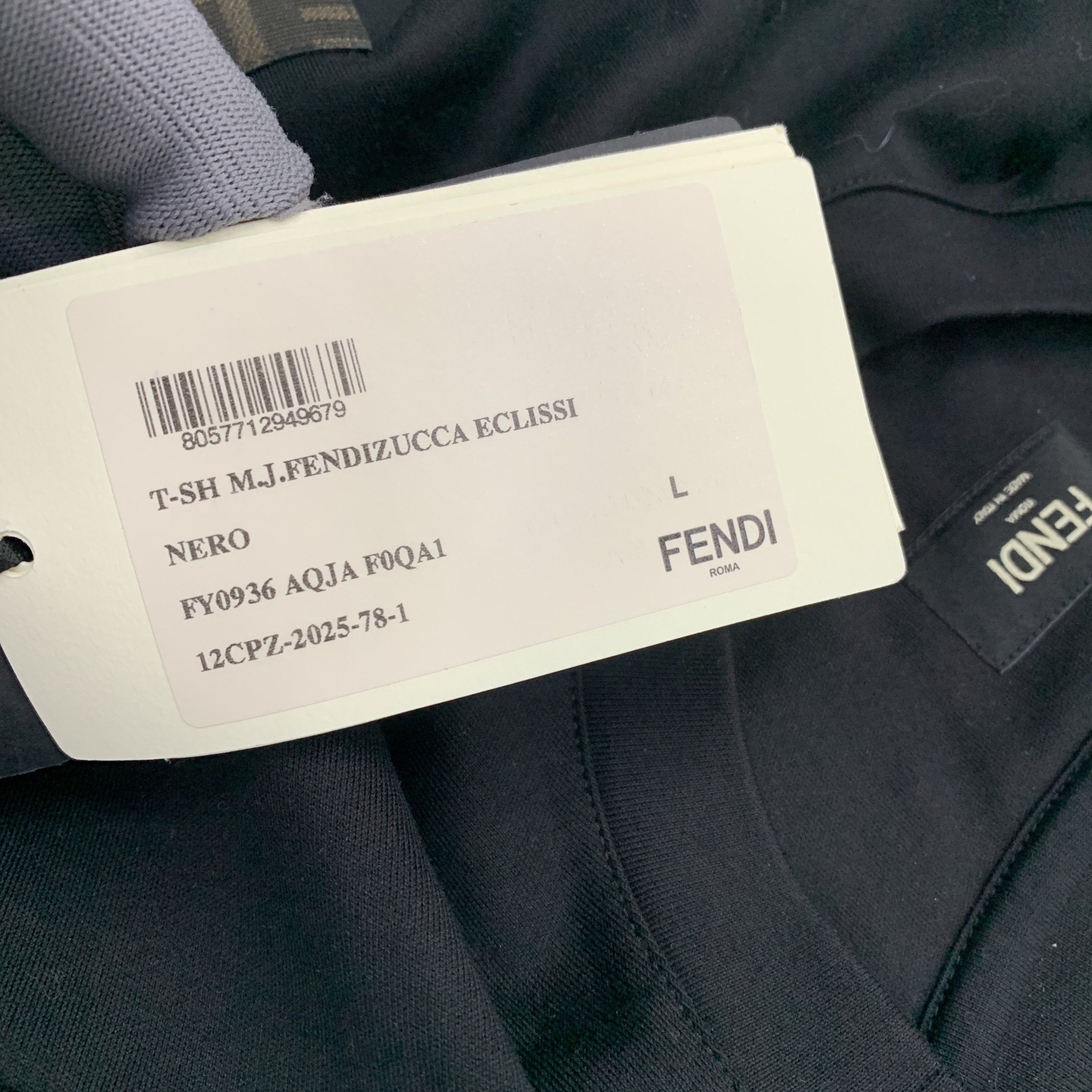 Fendi Fendi Logo Patch T-Shirt Size L Size US L / EU 52-54 / 3 - 4 Thumbnail
