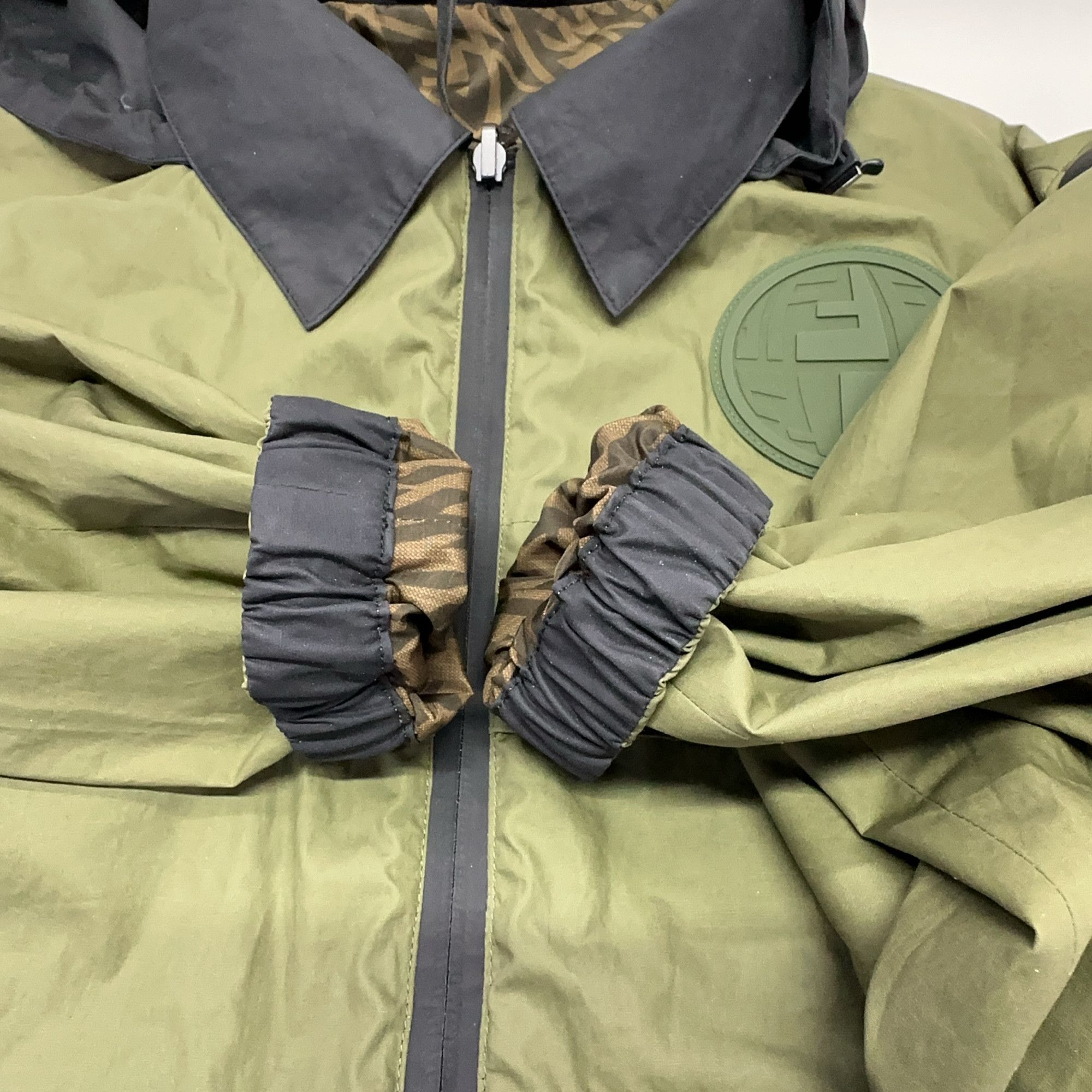 Fendi Fendi FW21 Reversible Logo Hooded Jacket Size S Size US S / EU 44-46 / 1 - 9 Thumbnail