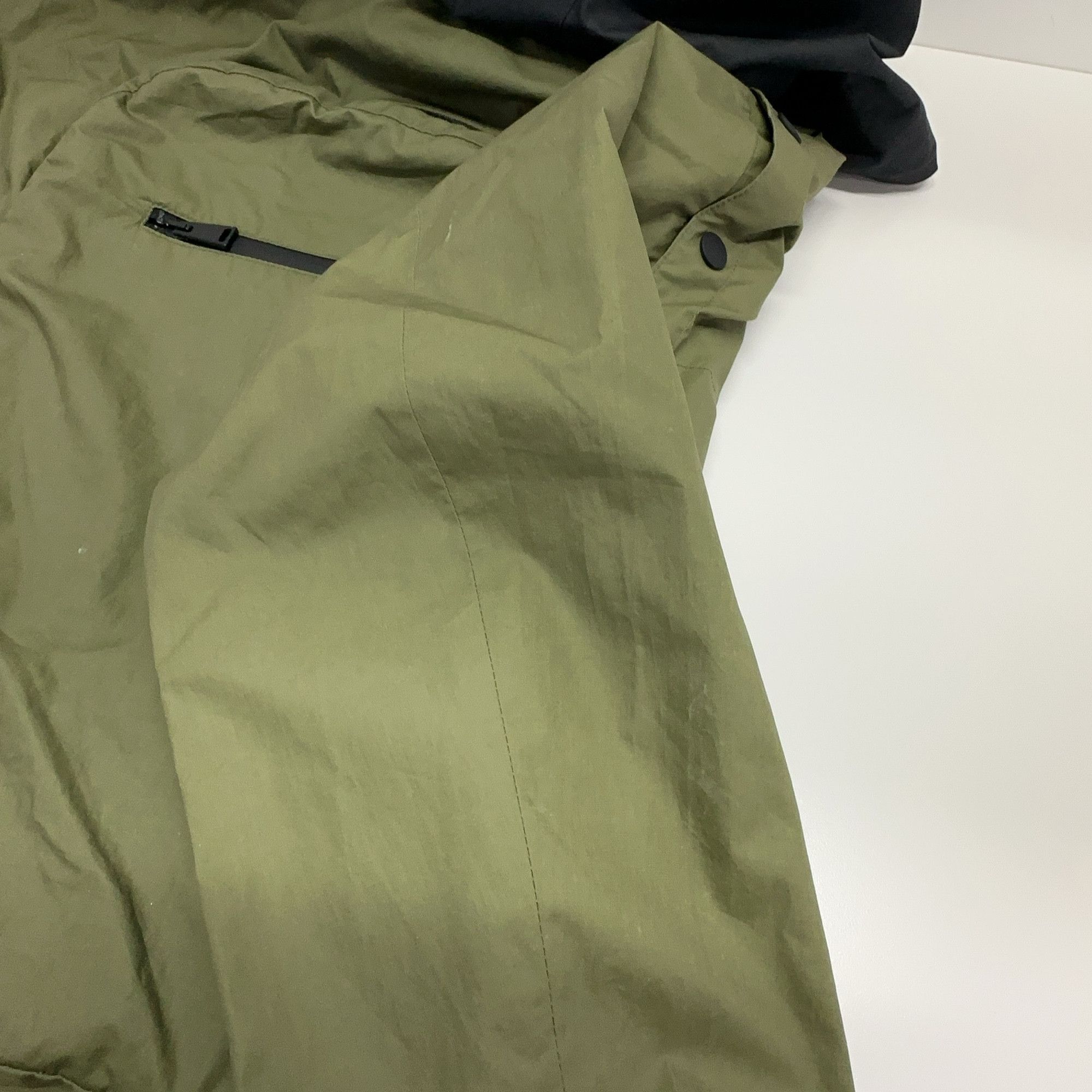 Fendi Fendi FW21 Reversible Logo Hooded Jacket Size S Size US S / EU 44-46 / 1 - 12 Thumbnail