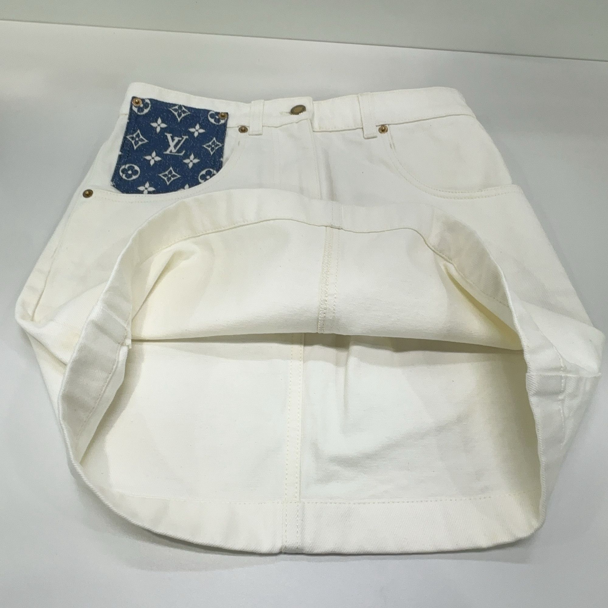 Louis Vuitton Louis Vuitton Monogram Pocket Mini Skirt Size 36 Size 26" / US 2 / IT 38 - 7 Thumbnail