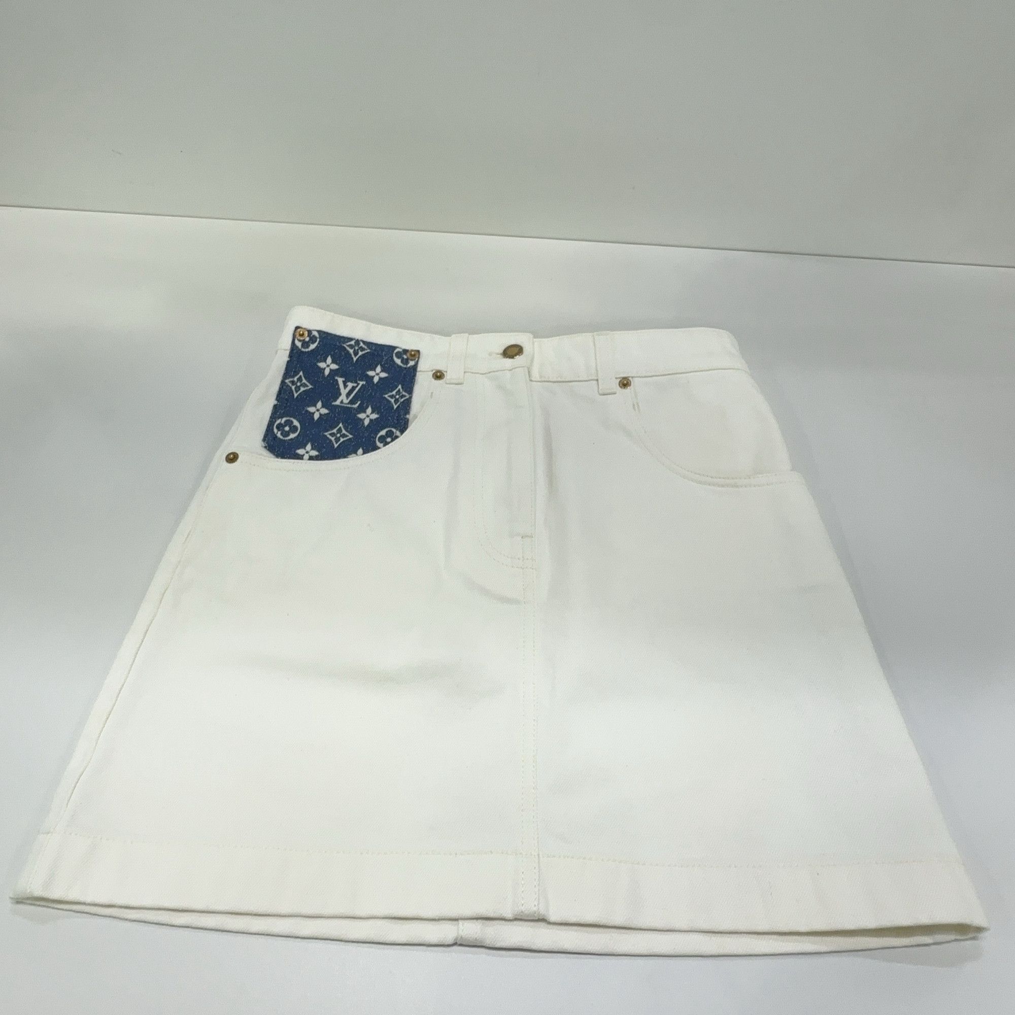 Louis Vuitton Louis Vuitton Monogram Pocket Mini Skirt Size 36 Size 26" / US 2 / IT 38 - 6 Thumbnail