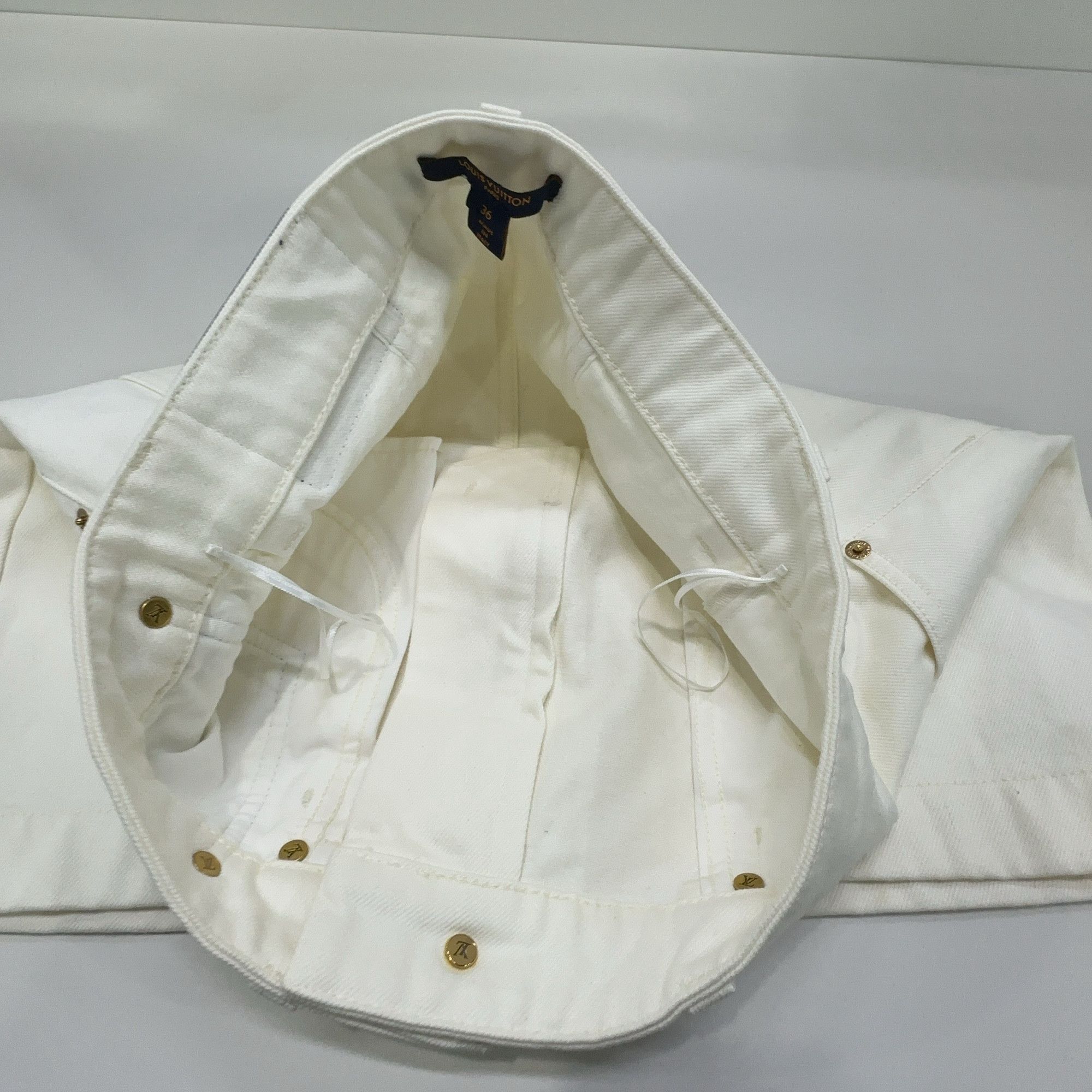 Louis Vuitton Louis Vuitton Monogram Pocket Mini Skirt Size 36 Size 26" / US 2 / IT 38 - 5 Thumbnail