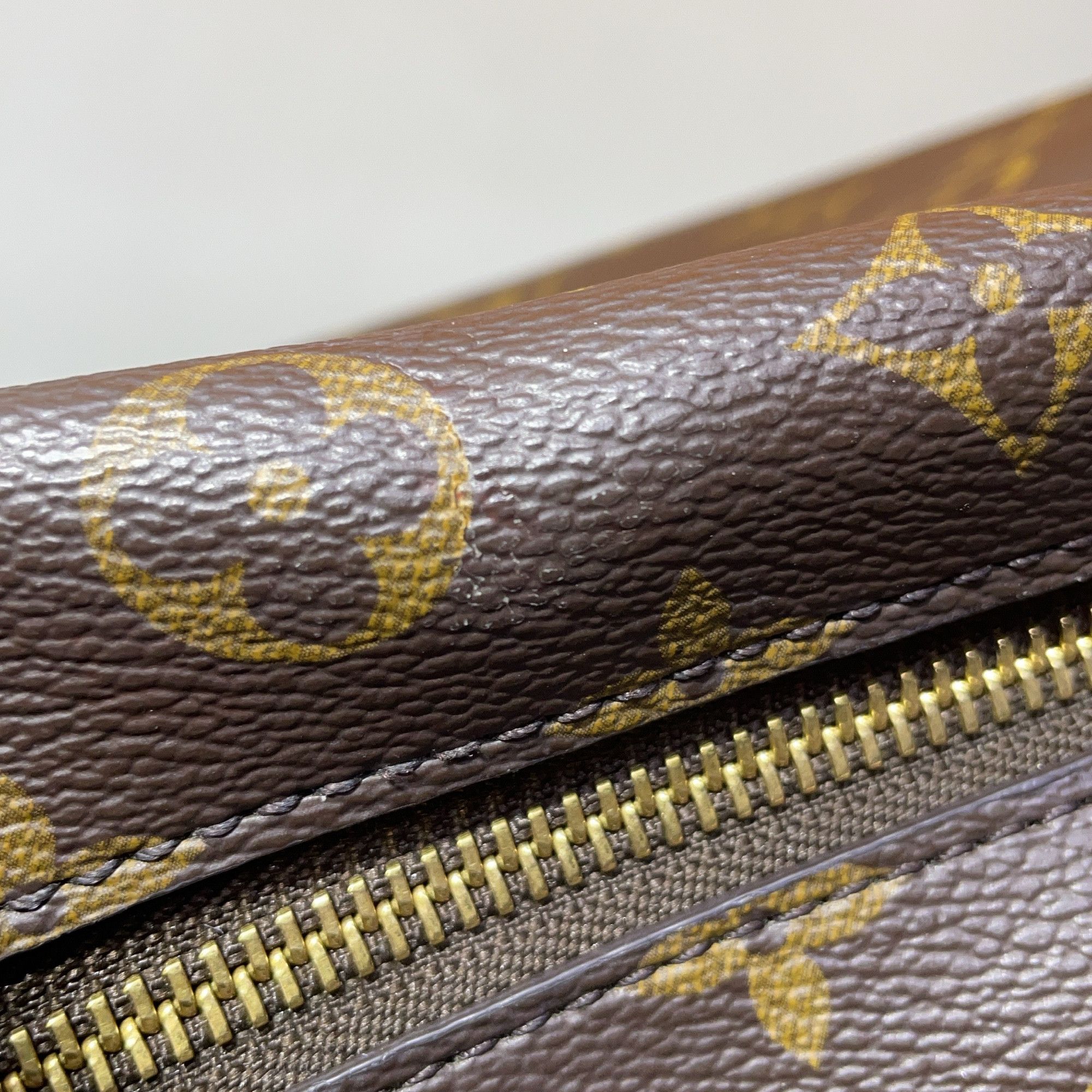 Louis Vuitton Louis Vuitton Monogram Side Trunk Bag ONE SIZE Size ONE SIZE - 9 Thumbnail