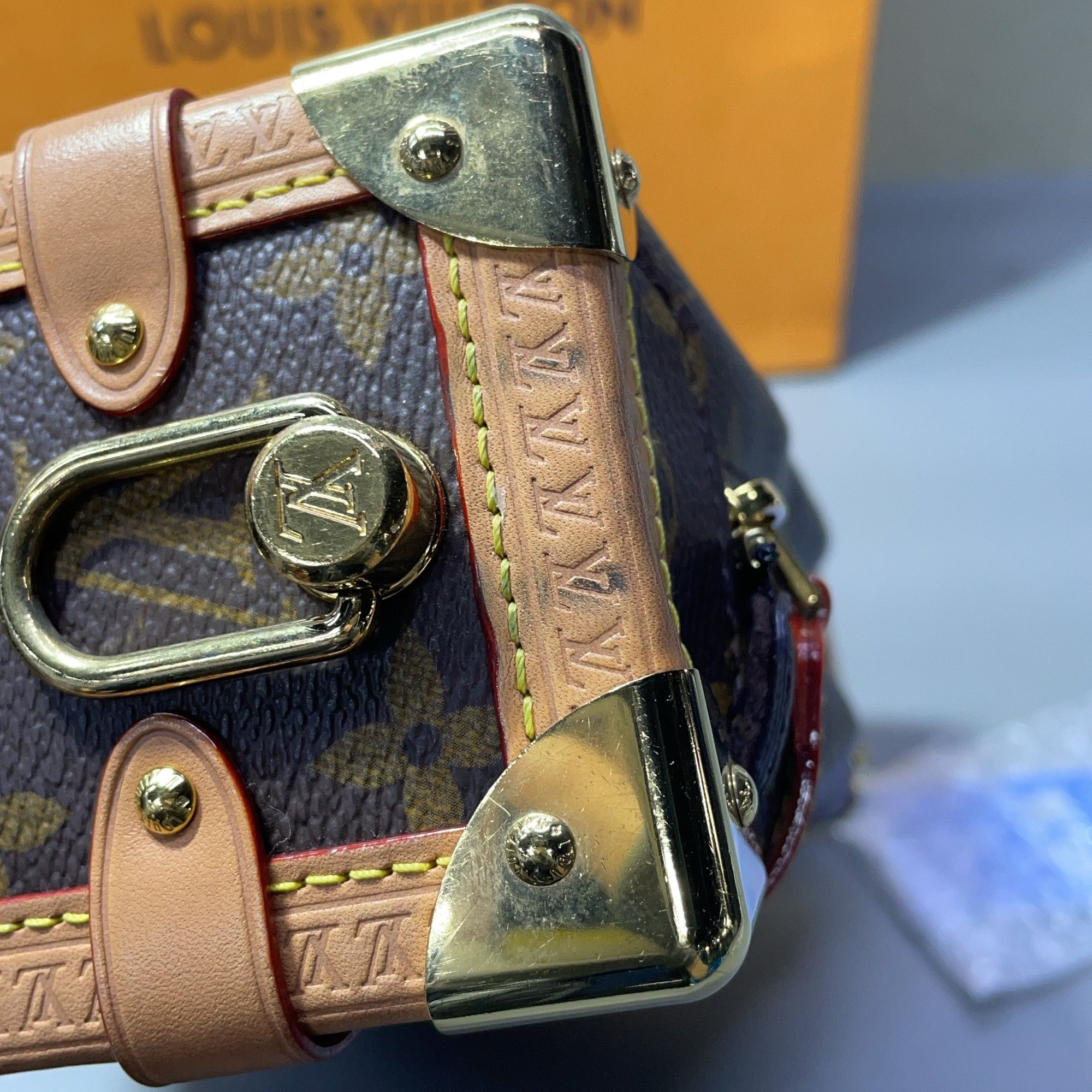 Louis Vuitton Louis Vuitton Monogram Side Trunk Bag ONE SIZE Size ONE SIZE - 10 Thumbnail