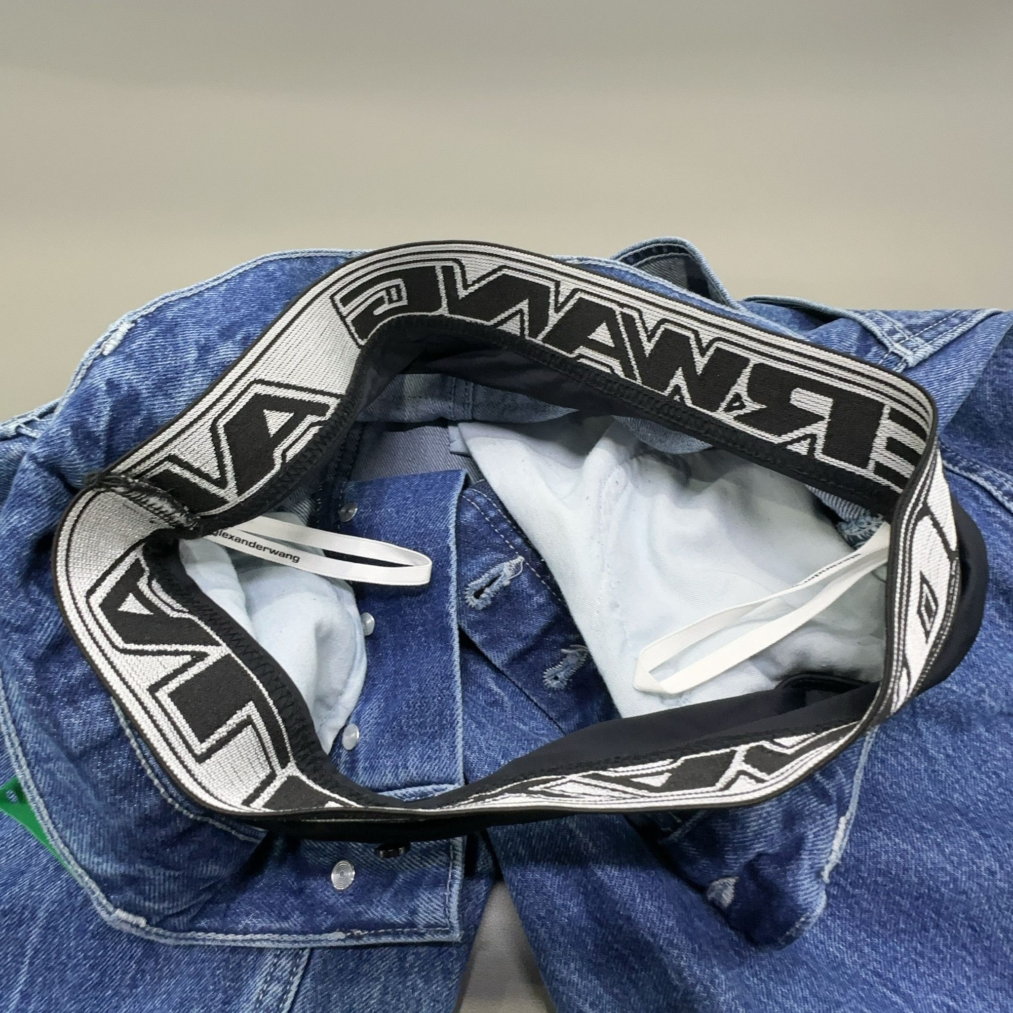 Alexander Wang Alexander Wang Logo Waistband Jeans Size 26 Size 26" / US 2 / IT 38 - 6 Thumbnail