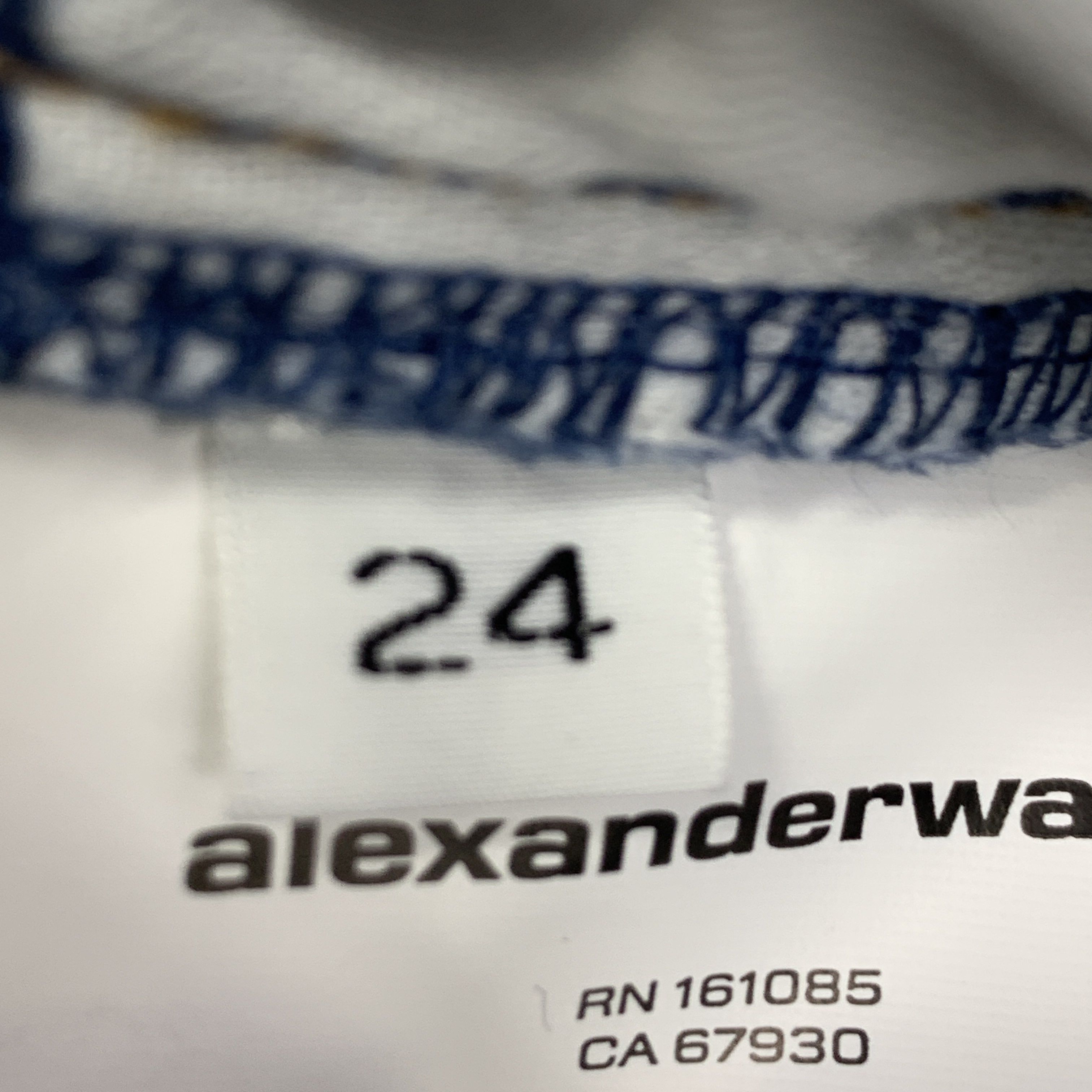 Alexander Wang Alexander Wang Frayed Hem Denim Shorts Size 24 Size 24" / US 00 / IT 34 - 2 Thumbnail